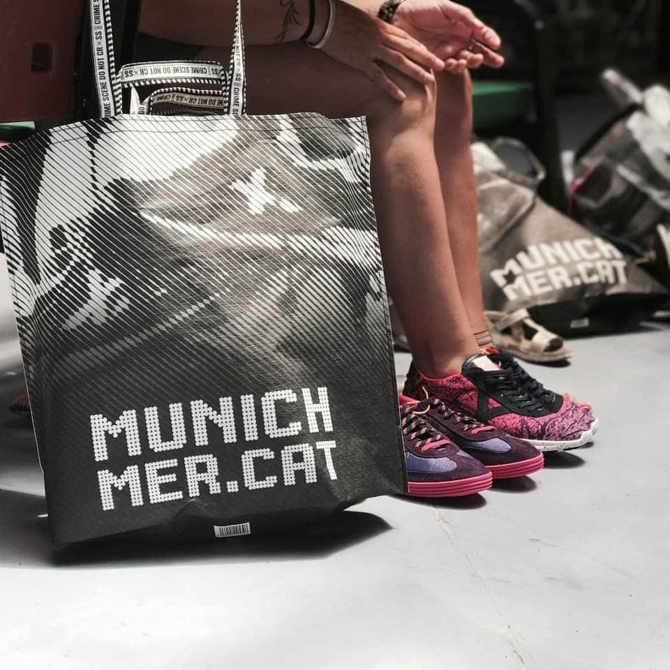 ミュニックさんのインスタグラム写真 - (ミュニックInstagram)「📣😎¿Qué harías por hacerte con las zapas que siempre quisiste? 😀Participa aquí 📲 http://mtr.cool/humkdekbdd y vente a Tarragona al #SummerCat #Munich」6月4日 18時55分 - munichsports
