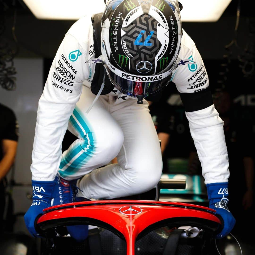 MERCEDES AMG PETRONASさんのインスタグラム写真 - (MERCEDES AMG PETRONASInstagram)「Jumping straight back into the hot seat! 🔥@valtteribottas is ready to ride again in Montreal 👌 Can he go one better than last year when he was P2... Predictions in the comments 👇 • #MercedesAMGF1 #Mercedes #AMG #F1 #PETRONASmotorsports #VB77 #CanadianGP」6月4日 19時03分 - mercedesamgf1