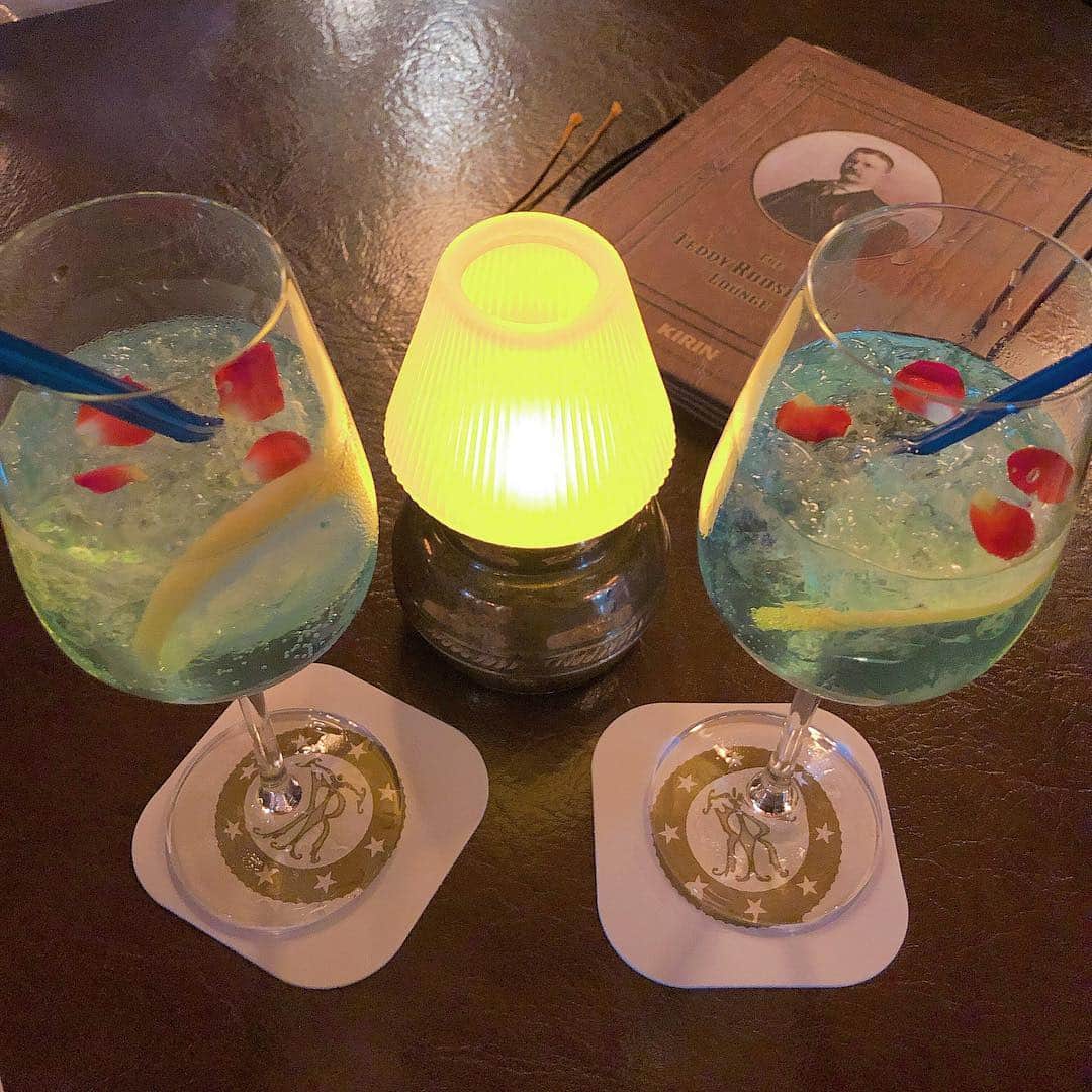 福士奈央さんのインスタグラム写真 - (福士奈央Instagram)「ㅤㅤㅤㅤㅤㅤㅤㅤㅤㅤㅤㅤㅤ いつも一緒にハロニュみてくれるお友達と テディラウンジで乾杯しました🥂 ㅤㅤㅤㅤㅤㅤㅤㅤㅤㅤㅤㅤㅤ パークでお酒飲むの初だった〜！大人になった😎 ㅤㅤㅤㅤㅤㅤㅤㅤㅤㅤㅤㅤㅤ  ㅤㅤㅤㅤㅤㅤㅤㅤㅤㅤㅤㅤㅤ #テディルーズベルトラウンジ #ssコロンビア号」6月4日 19時16分 - ske48_fukushi