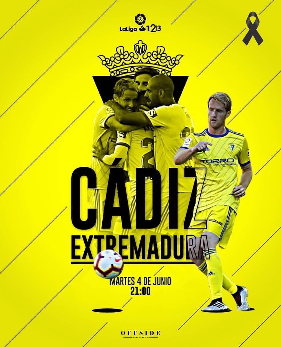 アレハンドロ・フェルナンデス・イグレシアスのインスタグラム：「Nuestro equipo, nuestro estadio, nuestra ciudad! Vamos Cádiz!! 💛💙 #Mehandichoqueelamarillo #AF8」