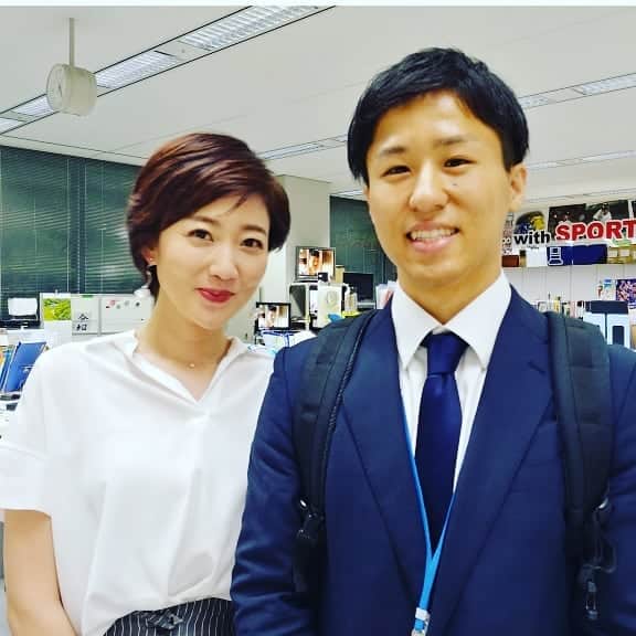 池尻和佳子さんのインスタグラム写真 - (池尻和佳子Instagram)「報道のアルバイトで、毎日サポートしてくれていた久原くん‼️ 社会人になって、頼もしくなって、挨拶に来てくれました😊✋ こういうの、本当に嬉しい😆  SNS活用のアドバイザーやってるって⤴️ これから色々教えてもらうことにしよう✨🤗✨ #報道 #バイト #久原 くん #福岡 #出張 #sns  #アドバイザー #さっそく #叱られる #了解　#頑張るよ #すっかり#保護者 #アナログ#おばさん」6月4日 19時32分 - wakako_ikejiri_rkb