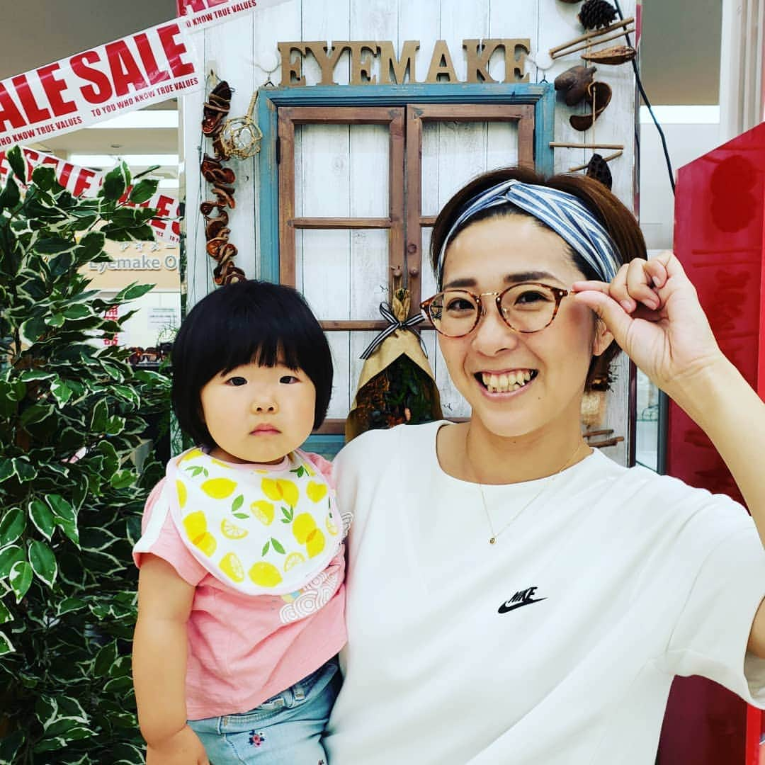 永里亜紗乃さんのインスタグラム写真 - (永里亜紗乃Instagram)「フランスW杯に向けてメガネ新調しました👌 気合い入れていきましょ🙌 #目が悪すぎる #娘に既に視力抜かれてる #いつもお世話になっているのは #アイメーク 京王堀之内店」6月4日 19時40分 - asano124