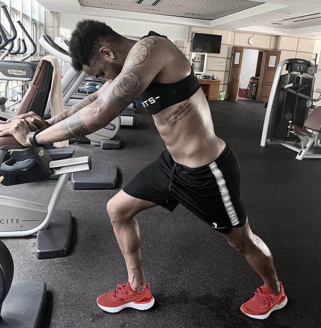 ラファエル・ダ・シルバのインスタグラム：「Failure is not the opposite of success, it is a part of success! #godbless #RS9 #crazylife 🍀」