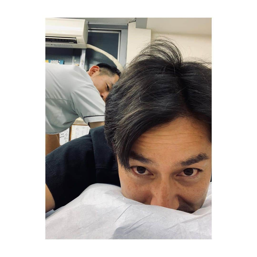 肥野竜也さんのインスタグラム写真 - (肥野竜也Instagram)「【いつも先生ありがとう】 ⁑ ゴルフやジムなど、運動好きな自分… 普段どうしても自分のカラダをいじめてしまう… 腰痛が酷い💦 でも先生のお陰で何とかなっています🙇‍♂️ いつも先生ありがとう〜 ⁑ #肥野LIFE #ボディケア #腰痛 #いつも先生ありがとう」6月4日 20時07分 - tatsuya_hino