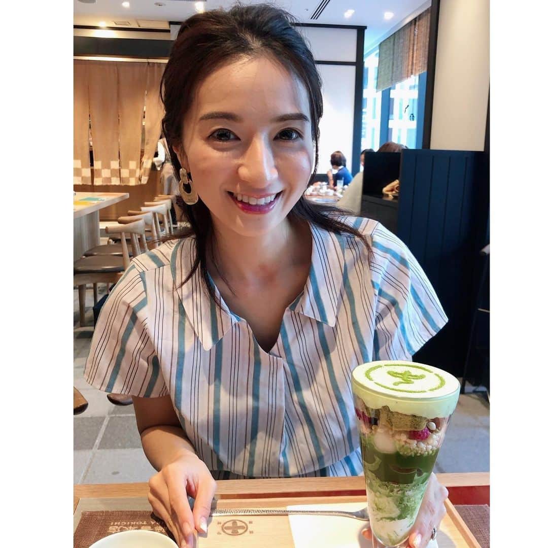 Mayuko Watanabe 渡辺真由子さんのインスタグラム写真 - (Mayuko Watanabe 渡辺真由子Instagram)「暑いですね〜😂 先日２回目の中村藤吉の抹茶パフェを @kokoa19861121kokotan ちゃんと食べに行きました♡ 楽しい時間はあっという間ですぐお迎えになるのが悲しいですが😅 こうやって楽しくランチして甘い物食べて疲れを吹き飛ばそうと思います😊💕 #中村藤吉#抹茶パフェ#抹茶#抹茶スイーツ#パフェ#パフェ好き#甘い物好き#銀座#銀座シックス#mama#ママ#子育て中」6月4日 20時07分 - watanabe_mayuko