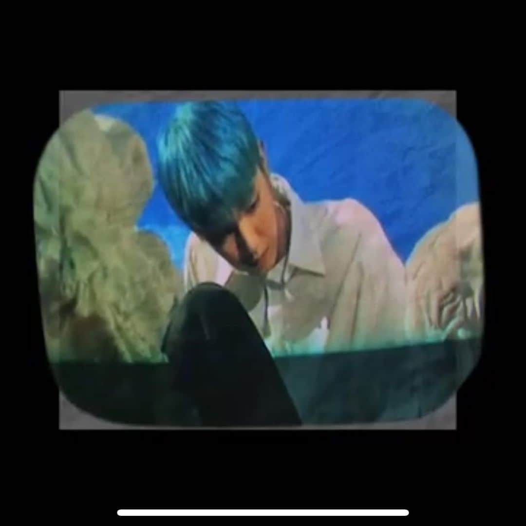 ジュヨンのインスタグラム：「🦋」