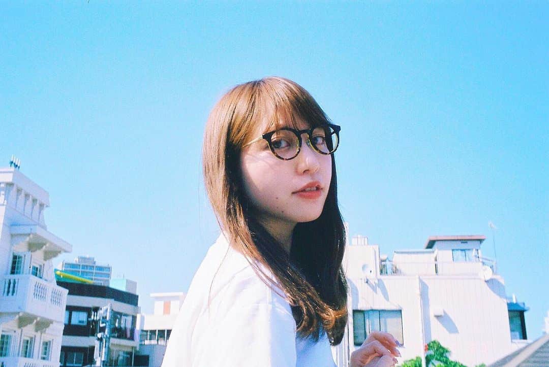 木村ミサのインスタグラム：「💙﻿ ﻿ 空色すき？ ﻿ ﻿ ﻿ ﻿ ﻿ ﻿ ＿＿＿＿＿＿＿＿＿＿＿＿＿＿＿＿＿＿＿＿﻿ #blue #skyblue #sky #photo #model #camera #filmcamera#film #フィルムカメラ #カメラ」