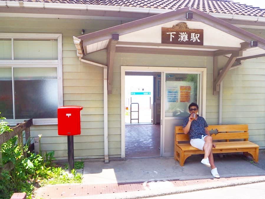 西村彩香さんのインスタグラム写真 - (西村彩香Instagram)「. . ずっと「行ってみたいね。」 と話してた下灘駅に行けて感激🥺 . . #下灘駅 #愛媛県」6月4日 20時21分 - leimoni_n