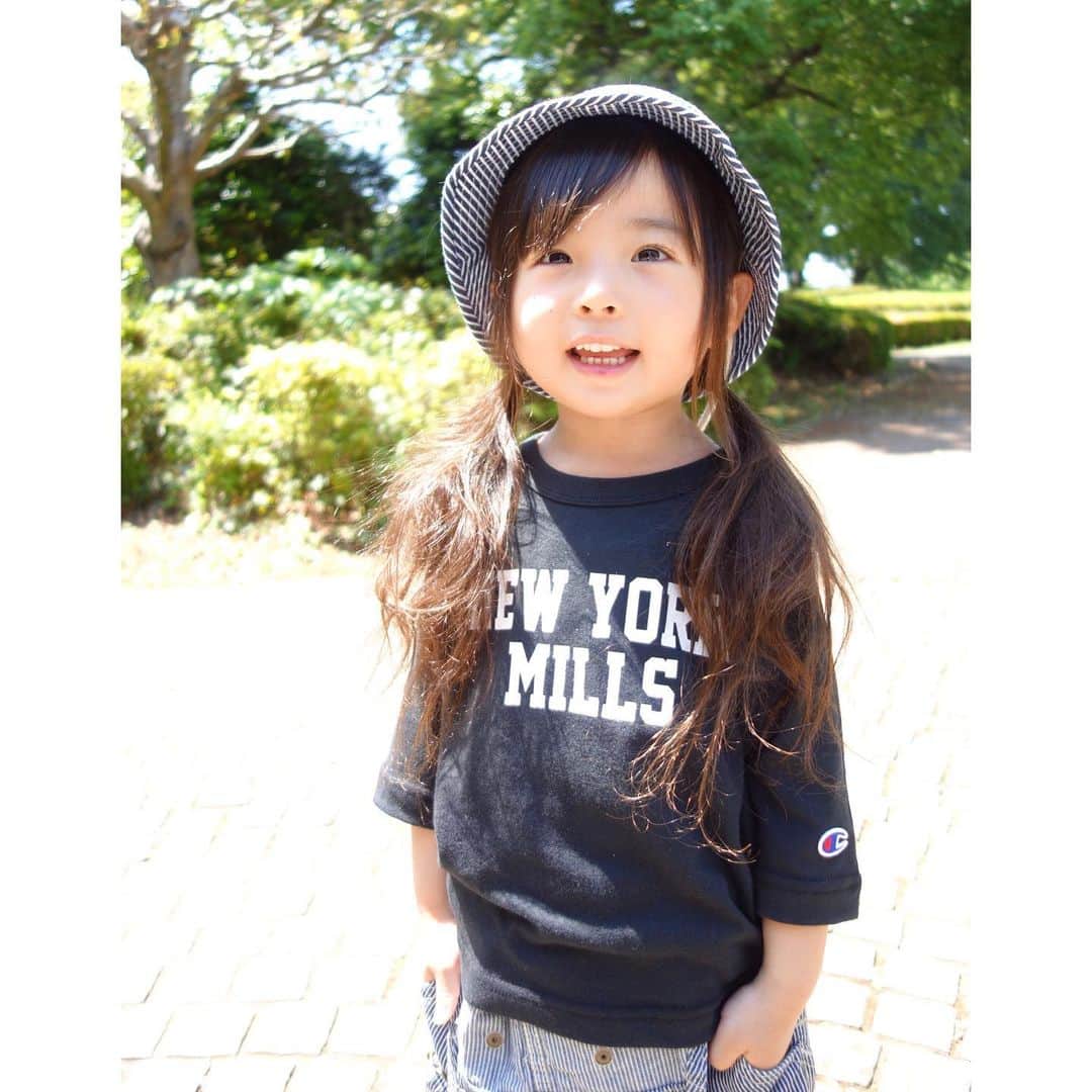 Saraさんのインスタグラム写真 - (SaraInstagram)「. coordinate♡ . ヒッコリーのサロペットに ヒッコリーのハット💙 . hat ▶︎ #lee  T-shirt ▶︎ #champion  salopette ▶︎ #lee  shoes ▶︎ #vans . . #ootd #kids #kids_japan #kids_japan_ootd #kjp_ootd #kidsfahion #kidscode #kidsootd #kidswear #キッズコーデ #キッズファッション #インスタキッズ #サロペット #ヒッコリー #楽天roomに載せてます」6月4日 20時22分 - sarasara718