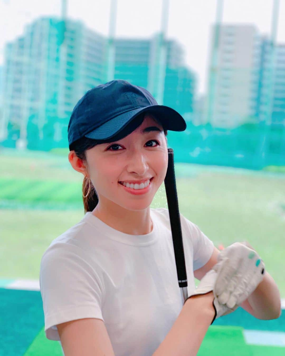 森木美和さんのインスタグラム写真 - (森木美和Instagram)「ゴルフ練習ー⛳️🏌️‍♀️😊﻿ ﻿ ドライバーが分からなくなりました😅﻿ ﻿ こんな日は変な癖がつかない様にドライバーは諦めて短いクラブの練習です❗️✨﻿ ﻿ アプローチで遊んでみました💕﻿ →4枚目⛳️💕 ﻿ ﻿ 携帯カメラがキレイになったので色々撮ってもらった😆📸✨ ﻿ ﻿ #ゴルフ練習#ゴルフ練習場#golf#ゴルフ#ゴルフ女子#ゴルフ男子#golfgirl#ゴルフコーデ#ゴルフ好き#enjoygolf#ゴルフコーデ」6月4日 20時34分 - miwamoriki