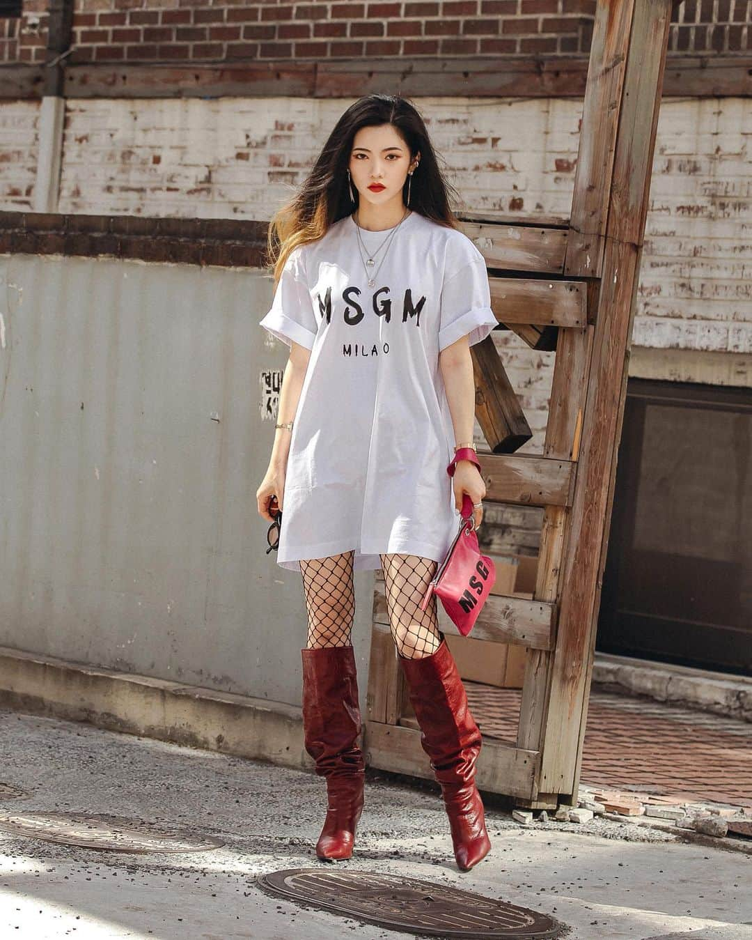 가로수길 , Seoulさんのインスタグラム写真 - (가로수길 , SeoulInstagram)「Seoul Street Fashion Style Thx @heetico_co 💥💥 모델 하연님 . . #msgm #hanstyle_seoul #フィルム #ファッション #フォトグラファー #ストリートファッション #파리 #東京 #서울패션위크 #sfw #오오티디 #nyc #london #패션스타그램 #newyork #nyfw #셀카 #portrait #seoulFashionWeek #street #streetfashion #streetphoto #가로수길 #이태원 #사진 #스트릿패션 #모델 #tokyo #nyfw #pfw」6月4日 20時34分 - jaylim1