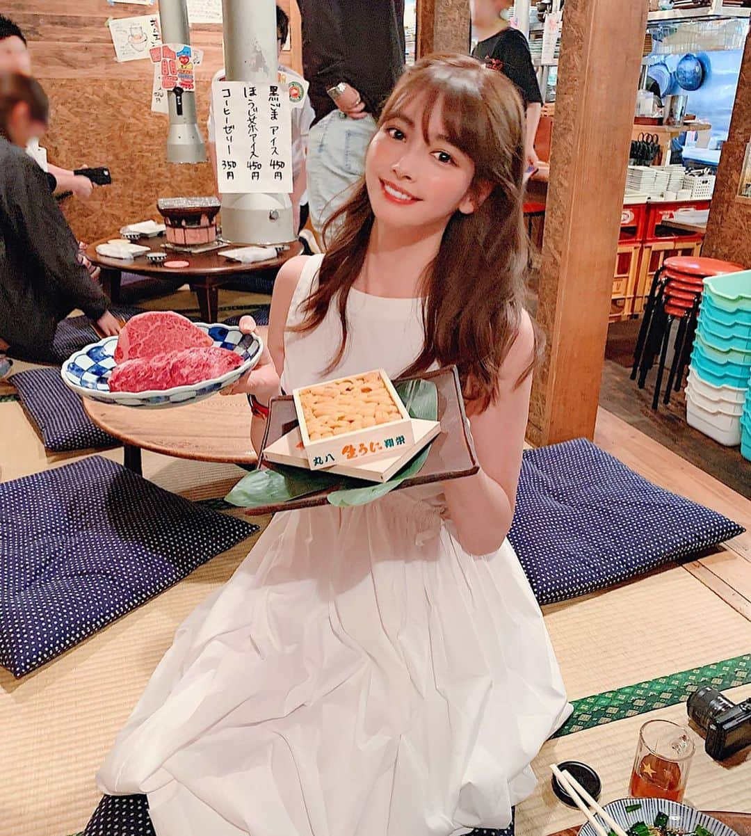 得あゆさんのインスタグラム写真 - (得あゆInstagram)「素敵な人と素敵なお店に出会った青森🌳 親友カップルうにさんありがとう🍖🍣✨ (たくさん写真を撮ってもらったのでたくさん載せます笑) #焼肉だいじゅん #青森の本気 #青森の王様からのおもてなし #王様カメラの写真不意打ちすぎて恥ずかしいです ・ ・ ・ ・ ・ ・ ・ ・ ・ #焼肉#yakiniku#青森#青森グルメ#グルメ#食べ歩き#旅行#旅#女子旅#肉#うに#おすすめ#美味しい#親友#カップル#田舎#自然#贅沢#ディナー#夜ごはん#デブ活#dinner#travel#japanesegirl#japanesefood#gourmet」6月4日 20時28分 - tokuayu819