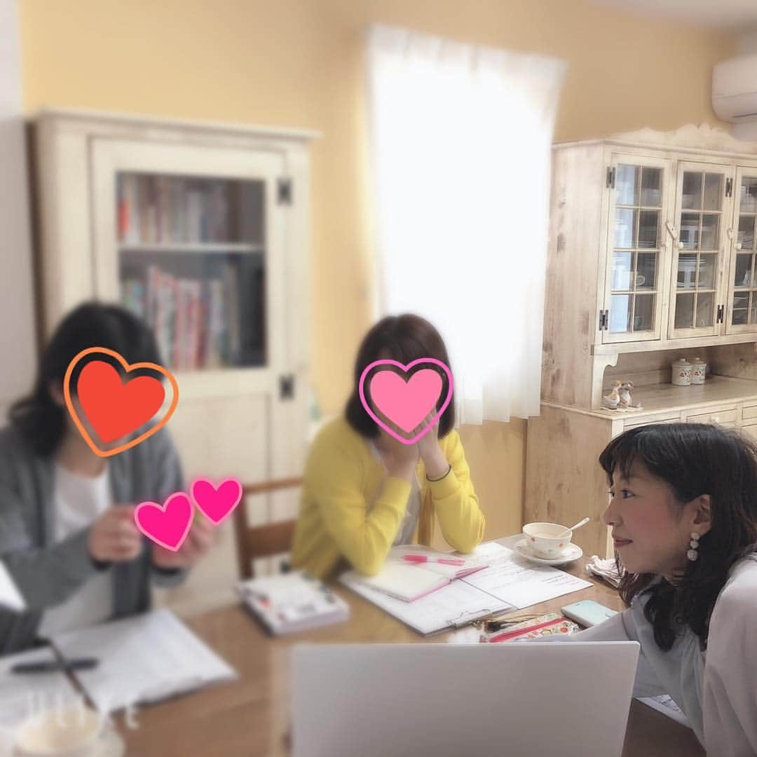 広島 婚活支援AZさんのインスタグラム写真 - (広島 婚活支援AZInstagram)「💍﻿ 6月は﻿ 🔸骨格診断﻿ 🔸カラー診断﻿ 🔸顔診断﻿ ﻿ からスタートしました✨﻿ ﻿ ﻿ ／﻿ 最新の顔診断は﻿  衝撃の連続っ😘﻿ ＼﻿ ﻿ ﻿ 自分に似合う色、タイプが﻿ 分かると買い物が楽しくなる♡﻿ ﻿ ﻿ 似合う服が分かると﻿ お出かけが楽しくなる♡﻿ ﻿ ﻿ お出かけが楽しくなると﻿ 彼とデートがしたくなる♡﻿ ﻿ ﻿ ﻿ *･゜ﾟ･*:.｡..｡.:*･'﻿﻿﻿﻿﻿﻿﻿﻿﻿﻿﻿﻿ ﻿﻿﻿﻿﻿﻿﻿﻿﻿﻿﻿﻿ お見合い💍恋愛コンサルタント﻿﻿﻿﻿﻿﻿﻿﻿﻿﻿﻿﻿ ﻿﻿﻿﻿﻿﻿﻿﻿﻿﻿﻿﻿ 💎広島で1番活気のある結婚相談所﻿﻿﻿﻿﻿﻿﻿﻿﻿﻿﻿﻿ 💎会員さんのフォローは愛のある毒舌﻿﻿﻿﻿﻿﻿﻿﻿﻿﻿﻿﻿ 💎素敵な結婚相手を引き寄せる方法を伝授💕﻿﻿﻿﻿﻿﻿﻿﻿﻿﻿﻿﻿ ﻿﻿﻿﻿﻿﻿﻿﻿﻿﻿﻿﻿ ／﻿﻿﻿﻿﻿﻿﻿﻿﻿﻿﻿﻿ 楽しくないければ,婚活なんて頑張れないよね？﻿﻿﻿﻿﻿﻿﻿﻿﻿﻿﻿﻿ ＼﻿﻿﻿﻿﻿﻿﻿﻿﻿﻿﻿﻿ ﻿﻿﻿﻿﻿﻿﻿﻿﻿﻿﻿﻿ そんな愉快な結婚相談所です😎✨﻿﻿﻿﻿﻿﻿﻿﻿﻿﻿﻿﻿ ﻿﻿﻿﻿﻿﻿﻿﻿﻿﻿﻿﻿ ﻿﻿﻿﻿﻿﻿﻿﻿﻿﻿﻿﻿ *･゜ﾟ･*:.｡..｡.:*･'﻿ •﻿﻿﻿﻿﻿﻿﻿﻿﻿ ﻿﻿#骨格診断 #カラー診断#パーソナルカラー#顔診断#広島#広島パーソナルカラー診断 #婚活#広島婚活#山口婚活#婚活服 #女子力アップ#自己肯定感を高める #自分磨き #新しい発見#お見合い#結婚相談所#アラサー婚活#アラフォー婚活婚活パーティー」6月4日 20時40分 - wedding.azuuuuu