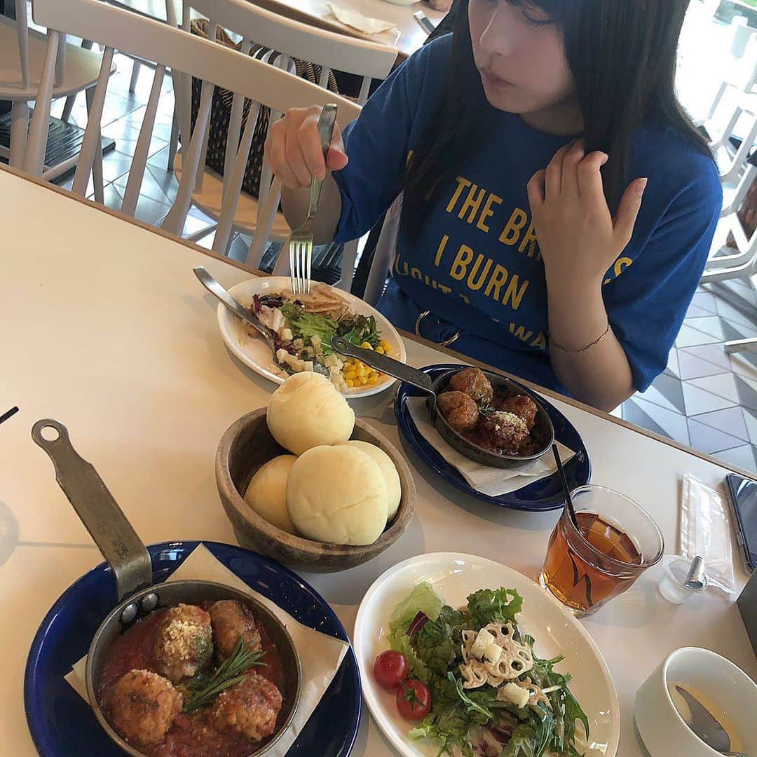 ちとせよしのさんのインスタグラム写真 - (ちとせよしのInstagram)「ちゃんとお野菜も食べてます！！🥗笑 ･ ･ ･ #lunch #cafe #大阪カフェ」6月4日 20時51分 - chitose_yoshino
