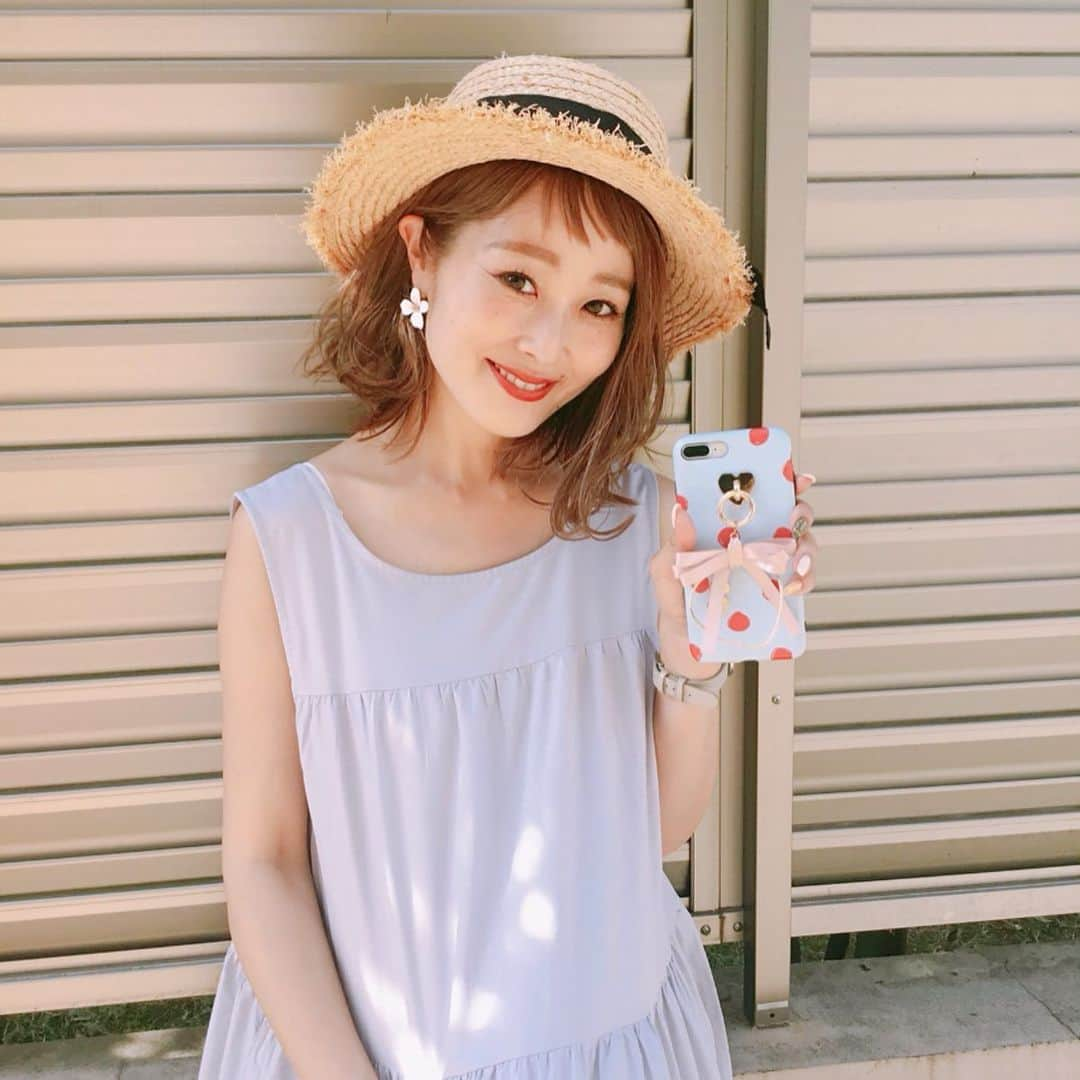 Kikuno Sayumiさんのインスタグラム写真 - (Kikuno SayumiInstagram)「〻iPhone case 〻 ・ ・ ・ #iphoneケース 𓍼 ・ ・ ネイルとかiPhoneケースはちょい派手目が気分☺︎ ・ ケースは @alamain2018 のもの。 ・ この色合いのドットとか可愛すぎる♡♡チャームは取り外しできるから気分によって使い分けてる。 ・ 今#楽天スーパーセール 開催中だよ！ ・ MAX50%OFF🎉6/4 20:00〜6/11  1:59 まで ・  #8プラス#iphone8plus #携帯ケース#ドット#大人可愛い#셀스타그램#얼스타그램#옷스타그램#alamain #iPhoneケース #iPhonecase #ハンドメイド #ハンドメイド作品 #ハンドメイド作家 #ハンドメイド雑貨#プチプラ#韓国ファッション」6月4日 21時10分 - sayumikikuno