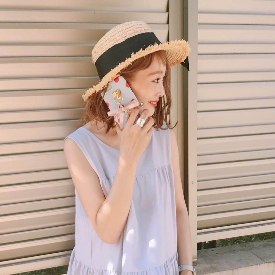 Kikuno Sayumiさんのインスタグラム写真 - (Kikuno SayumiInstagram)「〻iPhone case 〻 ・ ・ ・ #iphoneケース 𓍼 ・ ・ ネイルとかiPhoneケースはちょい派手目が気分☺︎ ・ ケースは @alamain2018 のもの。 ・ この色合いのドットとか可愛すぎる♡♡チャームは取り外しできるから気分によって使い分けてる。 ・ 今#楽天スーパーセール 開催中だよ！ ・ MAX50%OFF🎉6/4 20:00〜6/11  1:59 まで ・  #8プラス#iphone8plus #携帯ケース#ドット#大人可愛い#셀스타그램#얼스타그램#옷스타그램#alamain #iPhoneケース #iPhonecase #ハンドメイド #ハンドメイド作品 #ハンドメイド作家 #ハンドメイド雑貨#プチプラ#韓国ファッション」6月4日 21時10分 - sayumikikuno