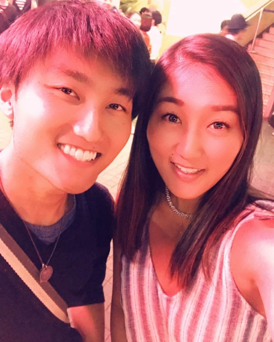 奥野彩加さんのインスタグラム写真 - (奥野彩加Instagram)「Got to see my brother last week,,been a while👫  お兄ちゃんと凄い久しぶりに先週一瞬だけど会えた〜💨💫 #全然会えてないし話せてないから寂しいけど #仲良し #空港へ出発ギリギリ前  #5分だけ話してバイバイした 😂 • • • #テニス #トレーニング #ツアー #アスリート #家族 #スポーツ #tennis #sports #tour #gym #training #japan #athlete #japanese #smile #tennisplayer #work #life  #테니스  #love #thankful #blessed #family」6月4日 21時05分 - ayakaokuno