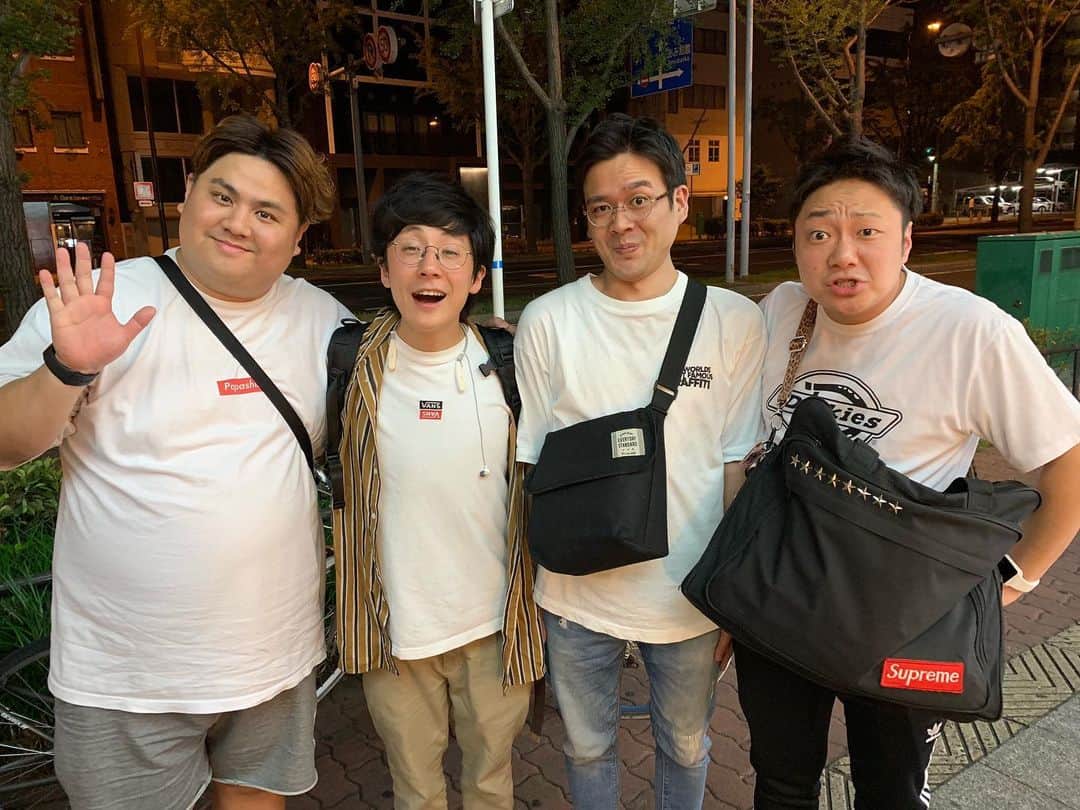 池田真一のインスタグラム：「ヘンダーランド終わりにてげてげ連れてってもらいました！ 喋るのに夢中になり過ぎて気づいたら閉店の時間でした！ 下村さんは途中参加だったので2回天むす頼んで合計80個ぐらい天むす食べました！」