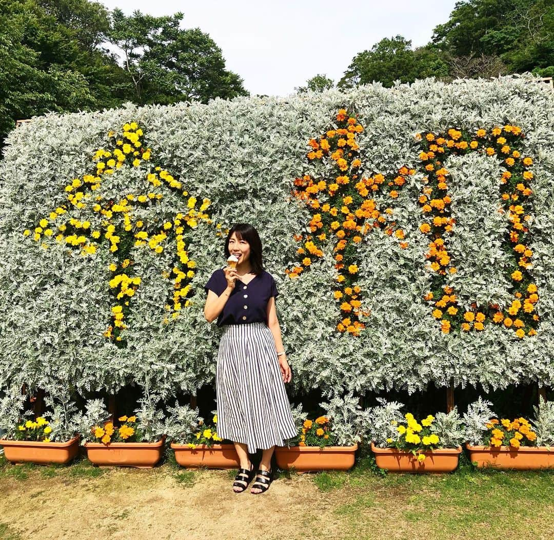 庄司ゆうこさんのインスタグラム写真 - (庄司ゆうこInstagram)「新神戸駅で高校一緒だった友人にバッタリ！！ 17年ぶりの再会でした😍 17年も会ってないのにそんな感じ全くしない🤗 高校時代にタイムスリップした感じでした(^^) レッスン会場の近くにあるハーブ園にもよれてリフレッシュ出来たなぁ❤️ #ハーブ園#布引ハーブ園 #神戸#地元#神戸出張#久しぶり#17年ぶりの#再会#タイムスリップ#同窓会#したいな」6月4日 21時21分 - yuko.shoji