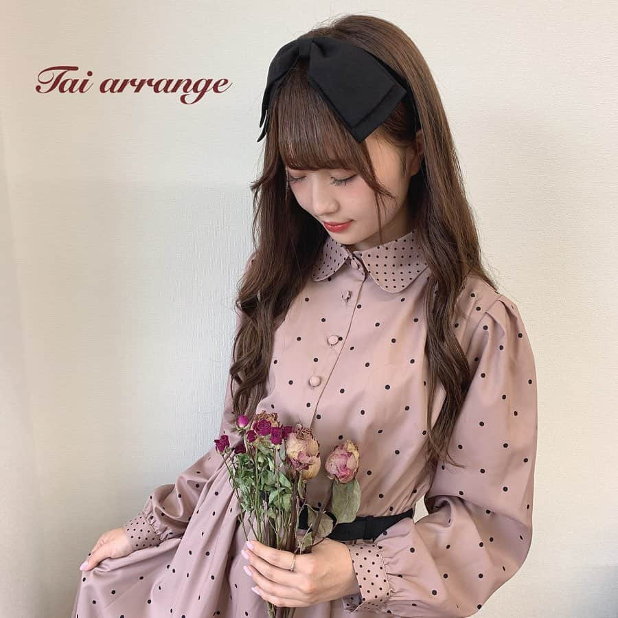 F i.n.t_officialさんのインスタグラム写真 - (F i.n.t_officialInstagram)「.﻿﻿ ﻿﻿﻿﻿﻿﻿﻿﻿ ﻿﻿﻿﻿﻿﻿﻿﻿ ＼🎀 Pre Order 🎀／﻿﻿﻿﻿﻿﻿ ﻿﻿ ﻿﻿ 先日開催致しました﻿﻿ 2019Autumn & Winter Collection の展示会を﻿﻿ 気になられていた方も多いはず？！📕﻿﻿ ﻿﻿ ﻿﻿ そんな今回は、﻿﻿ 一部のアイテムをオンラインストア限定で﻿﻿ 先行予約を開始致しました！！﻿﻿ 一足お先にAutumn気分を味わって…🕊﻿﻿ ※6/10(mon)11:59 〆切﻿﻿ ﻿﻿ ﻿﻿ ﻿﻿ ❁︎ 【ご予約】タイ付きミックスドットワンピース/an another angelus ﻿﻿ pinkbeige / black﻿﻿ ¥12,744 (tax in)﻿﻿ ﻿﻿﻿﻿ ﻿﻿ ﻿﻿ 大きさの違うミックスドットが﻿﻿ レトロな印象のワンピース🍒﻿﻿ ウエストはゴムの仕様で﻿﻿ 楽ちんに着こなせるのも◎﻿﻿ ﻿﻿ ﻿﻿ 配色のタイは取り外し可能なので、﻿﻿ ヘアーアレンジとして使うのもオススメです❤︎﻿ コーディネートによって印象を﻿﻿ 変えられるのが嬉しいポイント❣️﻿﻿ ﻿﻿ ﻿﻿ ﻿﻿ ﻿﻿ \  𝕗𝕠𝕝𝕝𝕠𝕨 𝕞𝕖…♡ /﻿﻿﻿﻿﻿﻿﻿﻿﻿﻿﻿ ﻿﻿﻿﻿﻿﻿﻿﻿﻿﻿﻿ ⚜️	姉妹ブランド⬇︎﻿﻿﻿﻿﻿﻿﻿﻿﻿﻿﻿ an another angelus ﻿﻿﻿﻿﻿﻿﻿﻿﻿﻿﻿ (@an_another_angelus_official )﻿﻿﻿﻿﻿﻿﻿﻿﻿﻿ ﻿﻿﻿﻿﻿﻿﻿﻿﻿﻿﻿ ⚜️	公式スタッフインスタグラム⬇︎﻿﻿﻿﻿﻿﻿﻿﻿﻿﻿﻿ (@fint_angelus_staff )﻿﻿﻿﻿﻿﻿﻿﻿﻿﻿ ﻿﻿﻿﻿﻿﻿﻿﻿﻿﻿﻿ ⚜️ 香港店❤︎請多多關注&標注哦﻿﻿﻿⬇︎﻿﻿﻿﻿﻿﻿﻿﻿﻿﻿﻿ (@fint_hk ﻿)﻿﻿﻿﻿﻿﻿﻿ ﻿﻿ ﻿﻿ ﻿﻿ ﻿﻿﻿ ﻿﻿﻿﻿ #fint #ananotherangelus #フィント #アンジェラス #spring #coordinate #tgm #fashion #retro  #先行 #予約 #ドット #タイ #ワンピース #2019﻿﻿﻿ .﻿﻿﻿﻿ .﻿﻿﻿﻿ .」6月4日 21時23分 - fi.n.t_official