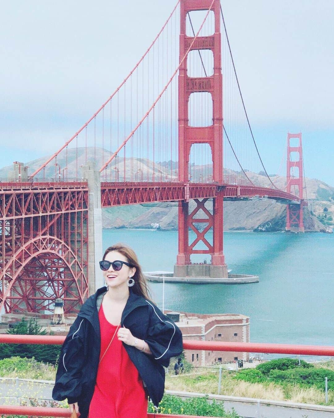 平井喜美さんのインスタグラム写真 - (平井喜美Instagram)「▶︎golden gate bridge  すごくお天気なのに、この橋一帯、霧に覆われ風が強くて飛ばされそうだった😭 霧のサンフランシスコ🌁  #goldengatebridge  #sanfrancisco #california #sanfranciscotrip #visitsf #サンフランシスコ #カリフォルニア #サンフランシスコ旅行」6月4日 21時31分 - yoshimi1111
