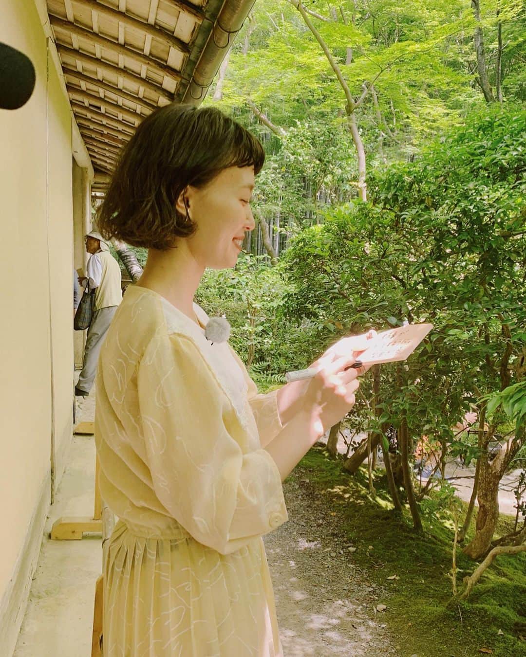のインスタグラム：「常に全力な人って大好きなんだけど、その中にピュアな心を持つしばさん✨一体化しちゃうんじゃないかと思うくらい自然が似合うなぁ🥰  今日は永遠に笑顔でいれた1日💗💗心地よかったのです。  似てないようでとっても似てる。 同い年で色んな話が出来た事を会う度嬉しく思うんだぁ☺️💕 二人ともゆるすぎて、会話が全力で噛み合ってないときもあるけどそんなとこもすき。笑  ありがとう💗  #kawaiijapanda #京都 #ロケ #嵐山 #祇園 #祇園四条 #旅 #女子旅」