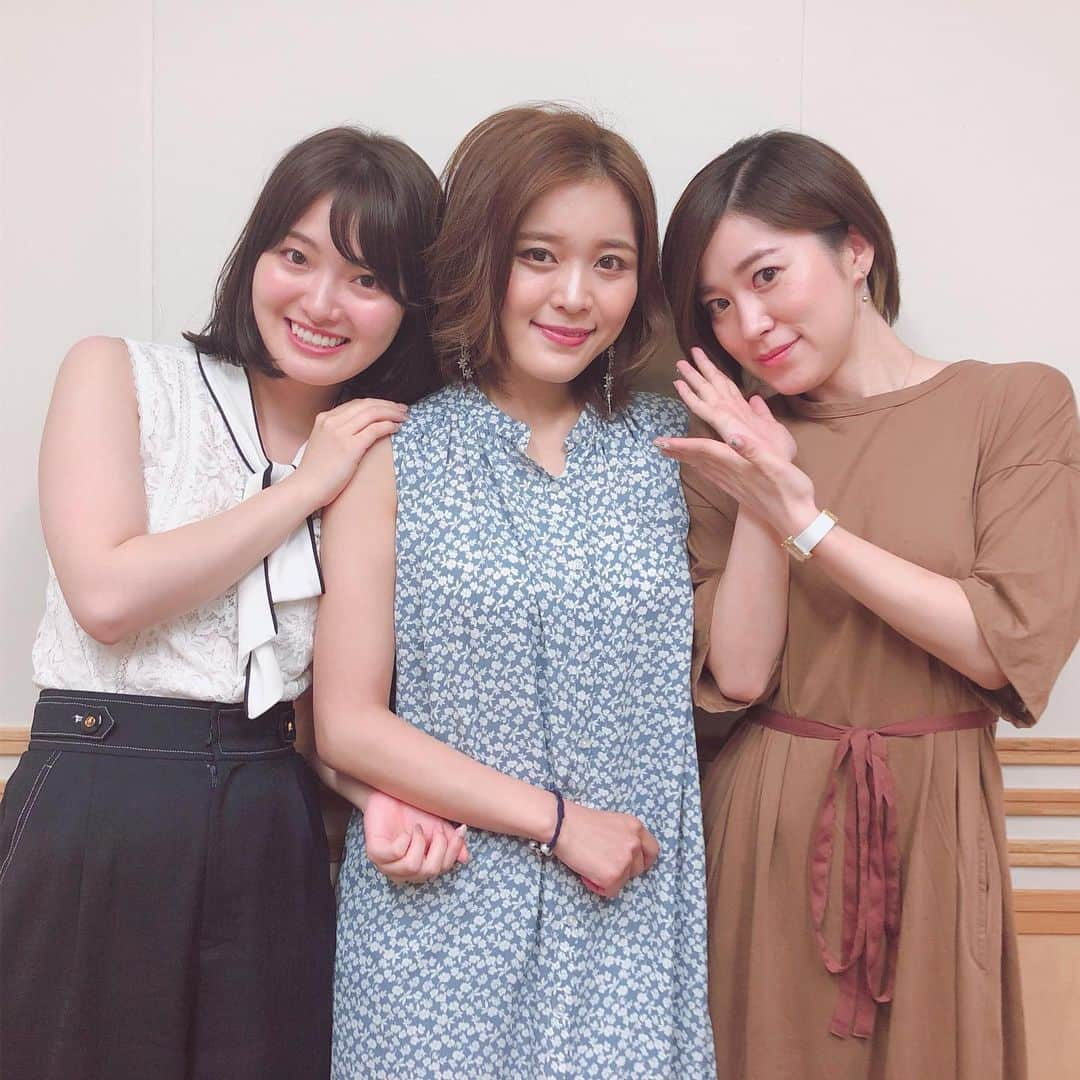 東紗友美さんのインスタグラム写真 - (東紗友美Instagram)「📻元気にただいまー！！から始めさせていただいた文化放送の由真さんと愛ちゃんの番組の映画コーナー✨ 今月からわたくし東、産休から帰ってきましたー📻 文化放送毎週月曜日19時〜19時30分 「由真と愛のwedge of love」 由真さんとJD愛ちゃんと私🎬 3人のトークがゆる楽しい！！ なにより、喋ってる時に映画の話を真剣にふむふむと聞いてくれる2人の表情が可愛くて！ 今度それをインスタに載せたいな( *´艸｀) 映画コーナーでは私は新作と旧作、1本ずつ紹介させていただいております😊 是非、お聞きください✨ #文化放送 #上地由真 #遠野愛 #ラジオ #ジョナサン #真実の行方」6月4日 21時44分 - higashisayumi