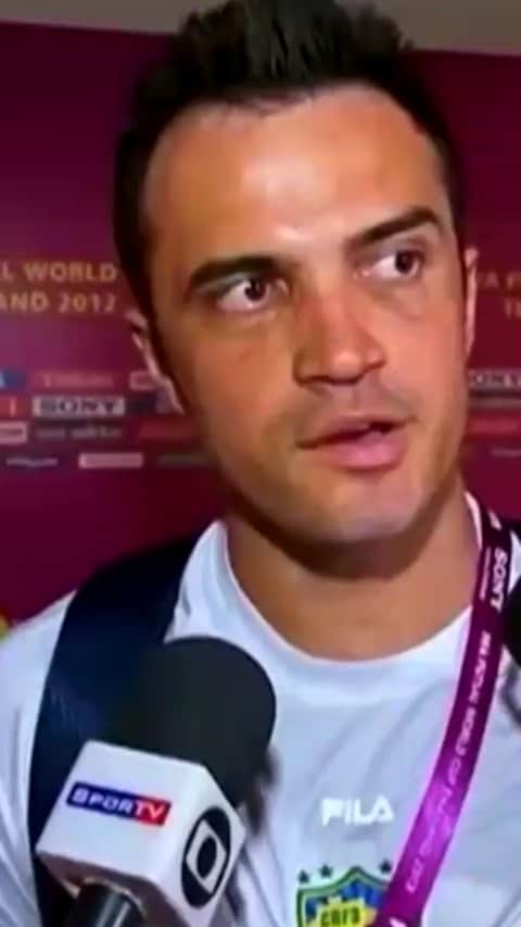 アレッサンドロ・ローザ・ヴィエイラのインスタグラム：「Muita gente lembra muito ou vagamente da história da paralisia facial de 2012! Esse jogo eu coloco como “JOGO DA MINHA VIDA” ,e nesse vídeo pra quem não lembra bem,tem mais detalhes sobre o JOGAR COM PARALISIA FACIAL! VALE MUITO A PENA CONFERIR 👑#OREI 👑 #Issoéhistoria」