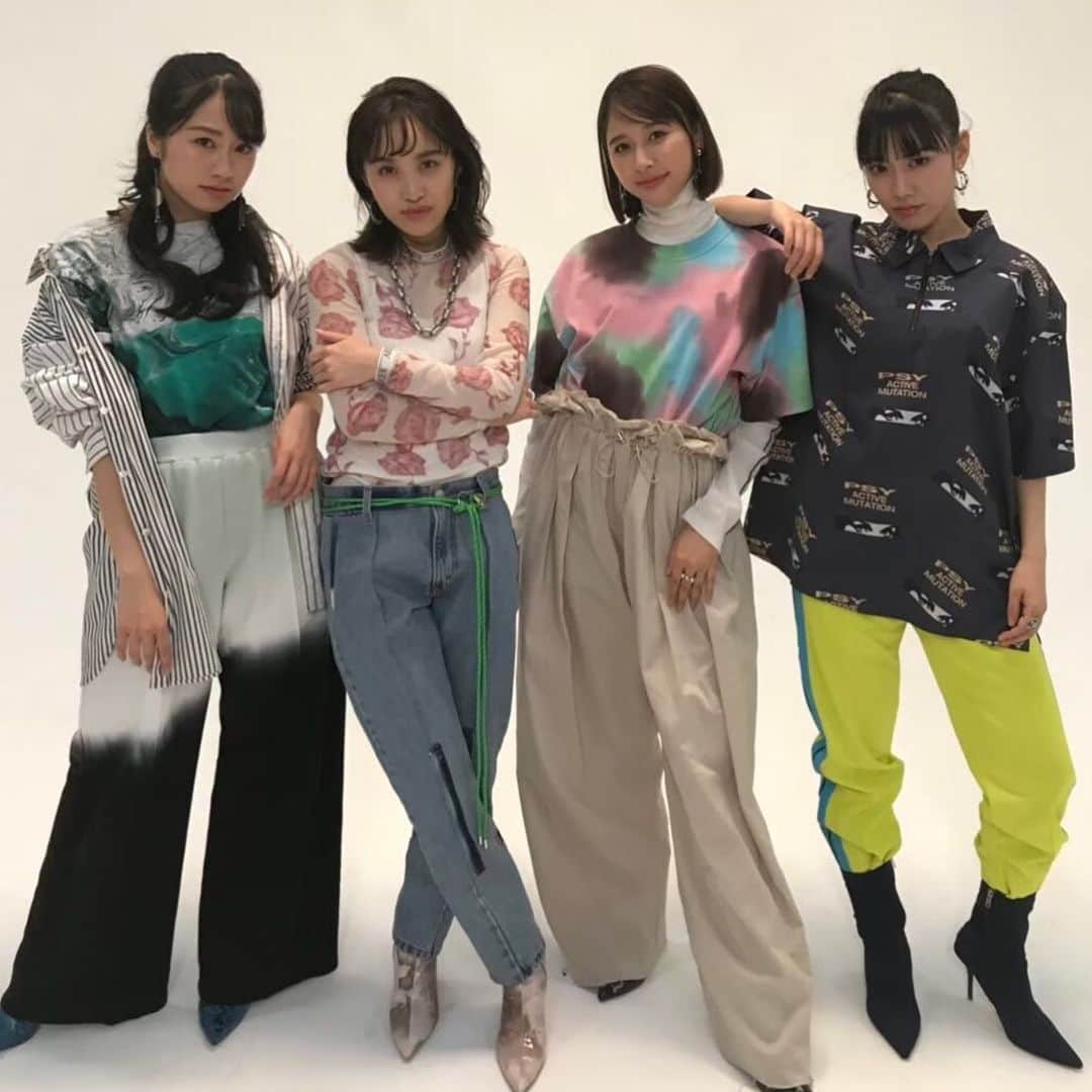 高城れにさんのインスタグラム写真 - (高城れにInstagram)「M・A・C×ももいろクローバーZ NYLONjapanで取り上げていただいてます！ どちらも要チェック😊💜 #mac #nylonjapan」6月4日 21時39分 - takagireni_official