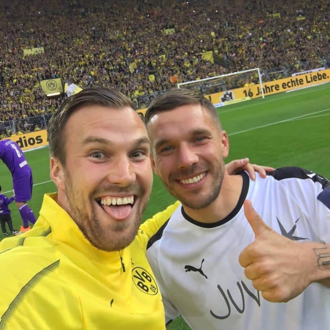 ケヴィン・グロスクロイツのインスタグラム：「Alles Gute zum Geburtstag @poldi_official  Bleib einfach so wie du bist mein Freund 👊🏻 Du bist ein Typ und der seine Meinung vertritt 🙏💯 Dortmund und Köln - Eine Bande 💪🏻#freunde #dortmunderjungs #kölschejungs #happybirthday #aha #isso」