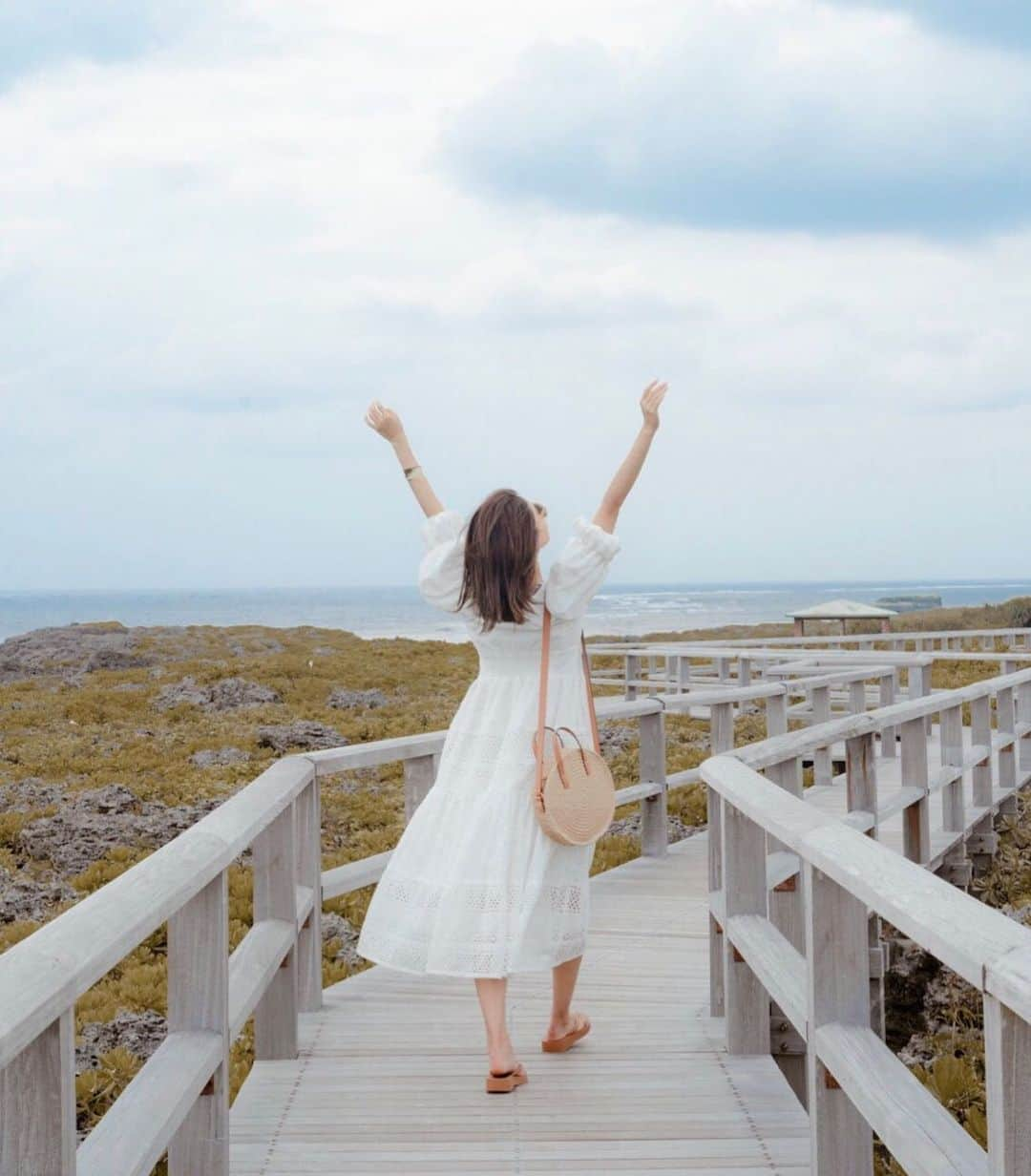 影山可蓮さんのインスタグラム写真 - (影山可蓮Instagram)「・ ・ Hello June🌼 ・ ・  どたばたの５月が終わって 一息つきたい６月🌩！ 今月もいろんなところに行って リフレッシュしたいなぁ🌿 ・ ・ DRESS @_estella.k_ 📸 @tsuchika.yamaguchi ・ ・ ・ 開放感満載のお気に入り写真📷 ・ ・ #宮古島  #outfit #ootd  #fashion #instafashion  #coordinate  #instagram  #シンプル #コーデ #コーディネート #今日のコーデ #私服 #karen_k_outfit」6月4日 21時50分 - karenoutfits