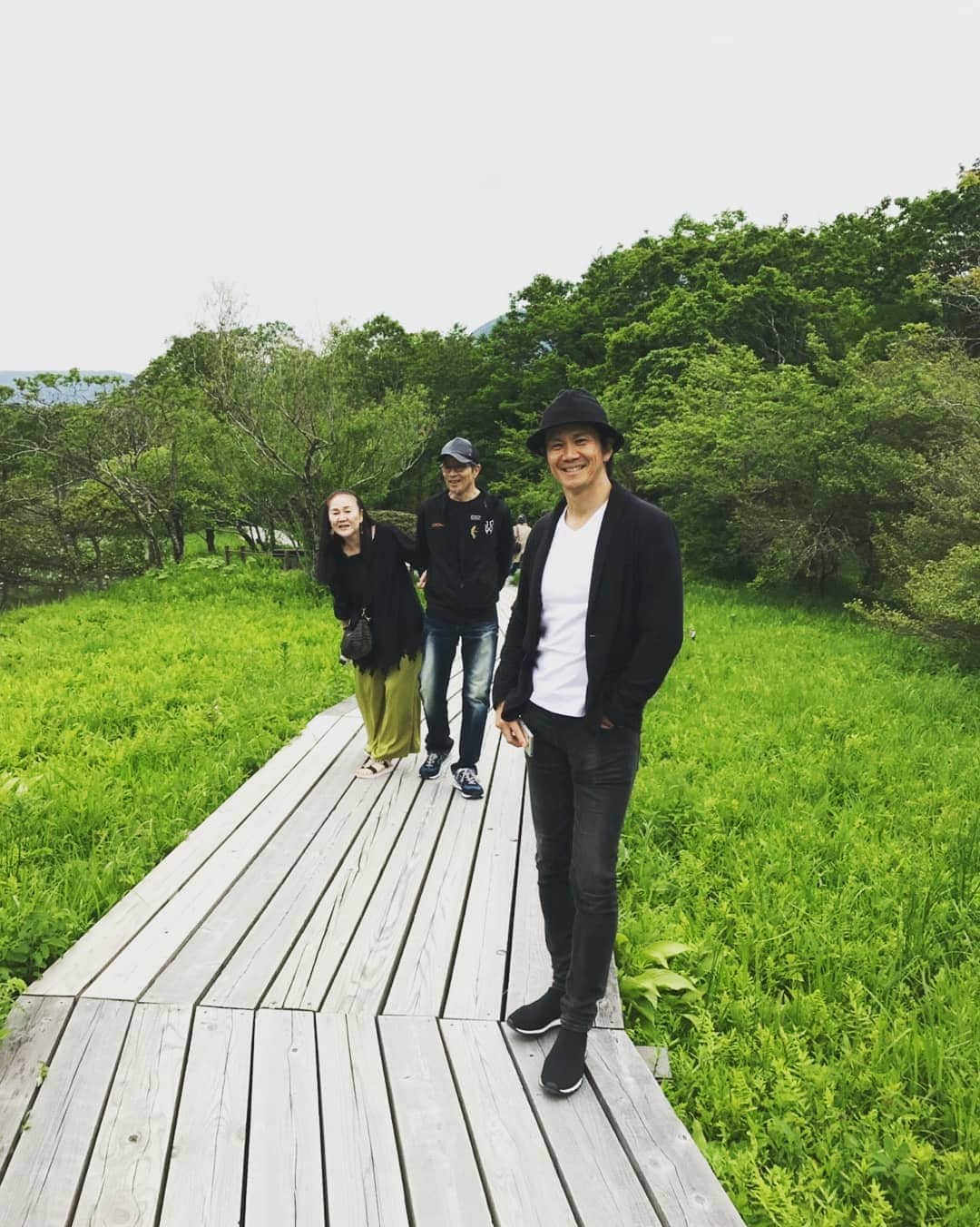 中野信治さんのインスタグラム写真 - (中野信治Instagram)「富士24時間を終えて、しばらくぶりで応援に来てくれていた両親と共に箱根へ♨️ 自然と家族と美味しい食事。。 そして大好きな温泉❣️ 幸せな時間です。 感謝。  #箱根 #温泉 #食事 #芦ノ湖 #風景 #景色 #自然が好き #考えるのは  #幸せな  #時間の使い方」6月4日 22時05分 - shinjinakano