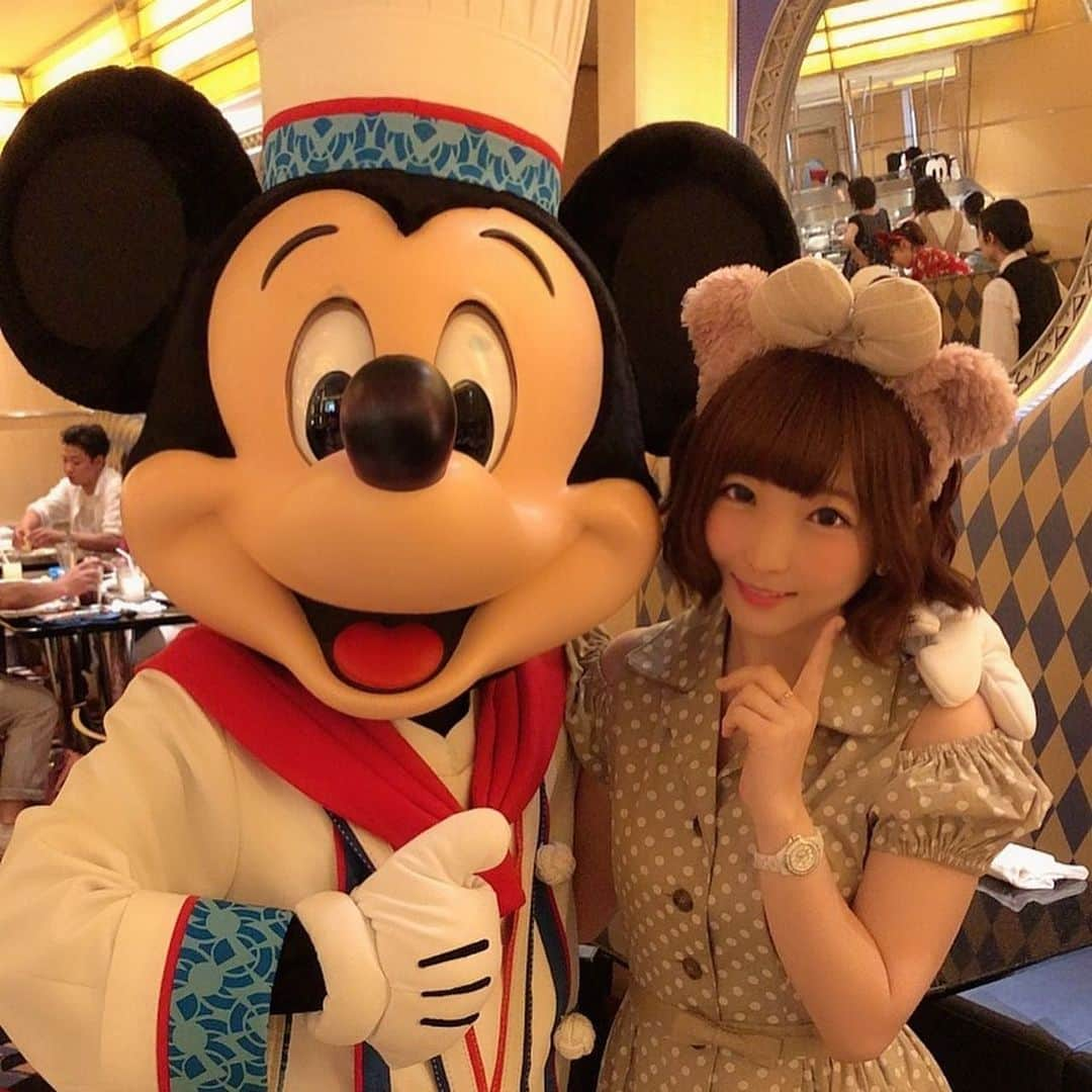 佐倉絆さんのインスタグラム写真 - (佐倉絆Instagram)「Disneyseaデート💕 with阿部乃みく🍊  お誕生日プレゼントって念願のドナルドルームにお泊まりさせてくれた😭💕 シェフミッキーにも行けて幸せだった😭💖 幸せをありがとうみくたん💕  #ディズニーシー  #Disneysea #シェリーメイコーデ  #milkワンピース  #七夕楽しみ🎋 #アンバサダーホテル  #ドナルドルーム #シェフミッキーランチ  #幸せ幸せ幸せ」6月4日 22時52分 - kizunasakura