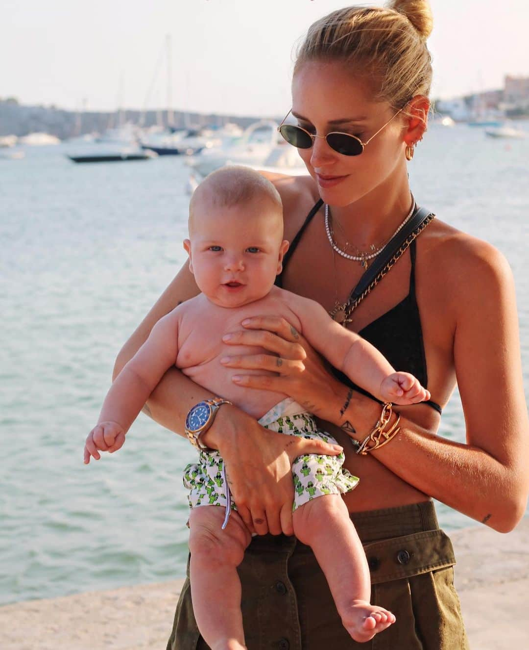 キアラ・フェラーニさんのインスタグラム写真 - (キアラ・フェラーニInstagram)「Booked our Ibiza house for the whole August 💘These are my favorite memories from our August 2018 there 🥰 Leo was so tiny 👶🏼」6月4日 23時04分 - chiaraferragni