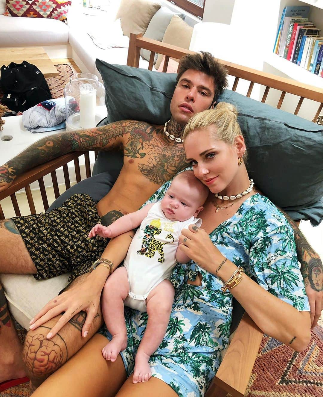 キアラ・フェラーニさんのインスタグラム写真 - (キアラ・フェラーニInstagram)「Booked our Ibiza house for the whole August 💘These are my favorite memories from our August 2018 there 🥰 Leo was so tiny 👶🏼」6月4日 23時04分 - chiaraferragni