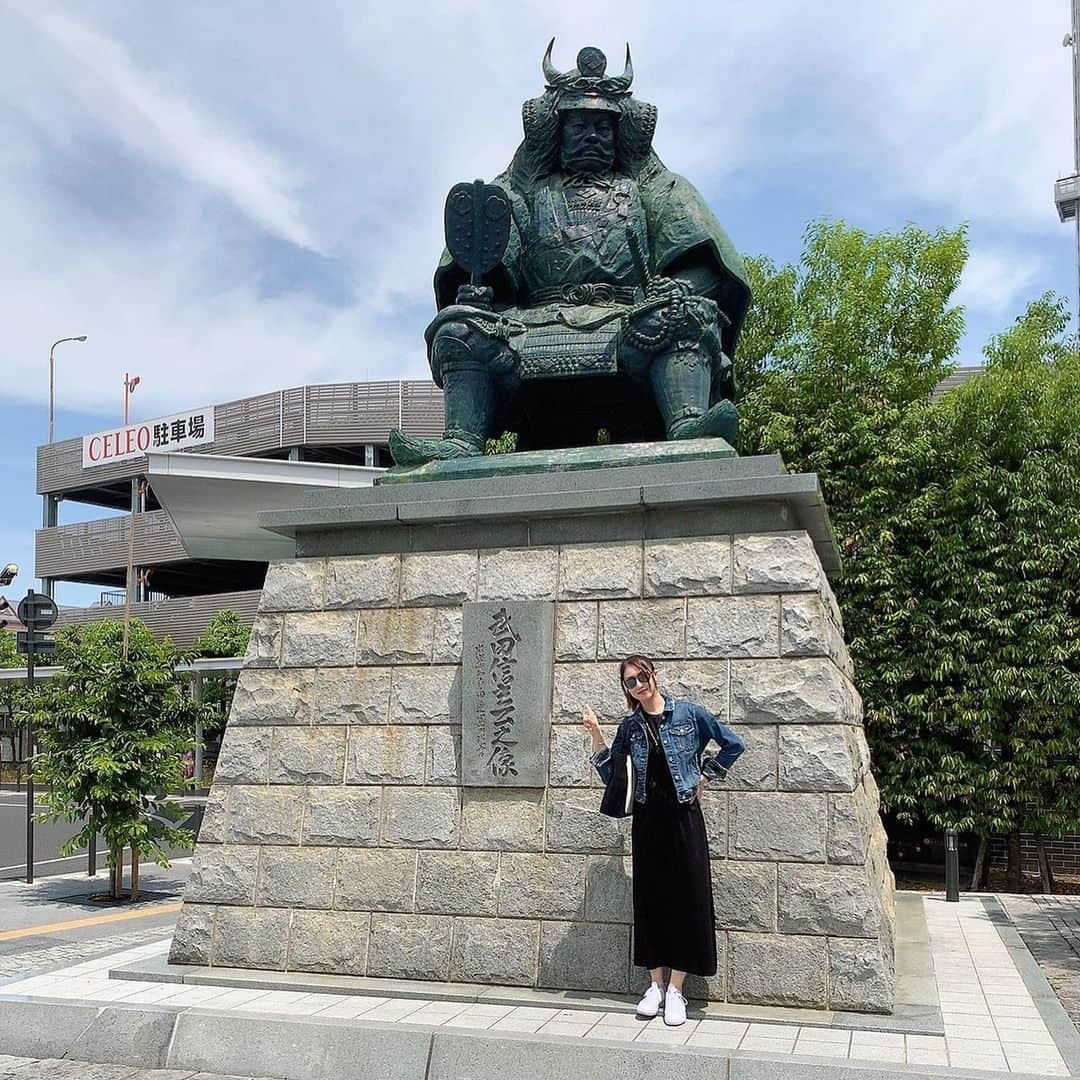 鳳翔大さんのインスタグラム写真 - (鳳翔大Instagram)「dineigeの打ち合わせやらで、甲府に日帰りで行ってきたぜい‼️ 武田信玄像はやはり雄々しいですな。  色々な新作ジュエリーが出来そうです😝 ちょいお見せしますのは、ブレスレット！  ブレスレットはなかなか作るのが困難で今までなかなか上手くいかずでしたが、めっちゃ素敵なブレスレットが出来ました❤️ またちゃんとお写真とか撮って載せますねー✨  朝一出発で、電車で台本読みながらジュエリーの打ち合わせっていう謎に忙しい一日でした。  さて、、、 再び、台本読まな📙 暗記パンくれ🍞  #dineige  #甲府 #武田信玄像  #ほうとう #ジュエリー #舞台focus」6月4日 23時07分 - dai_hosho_official