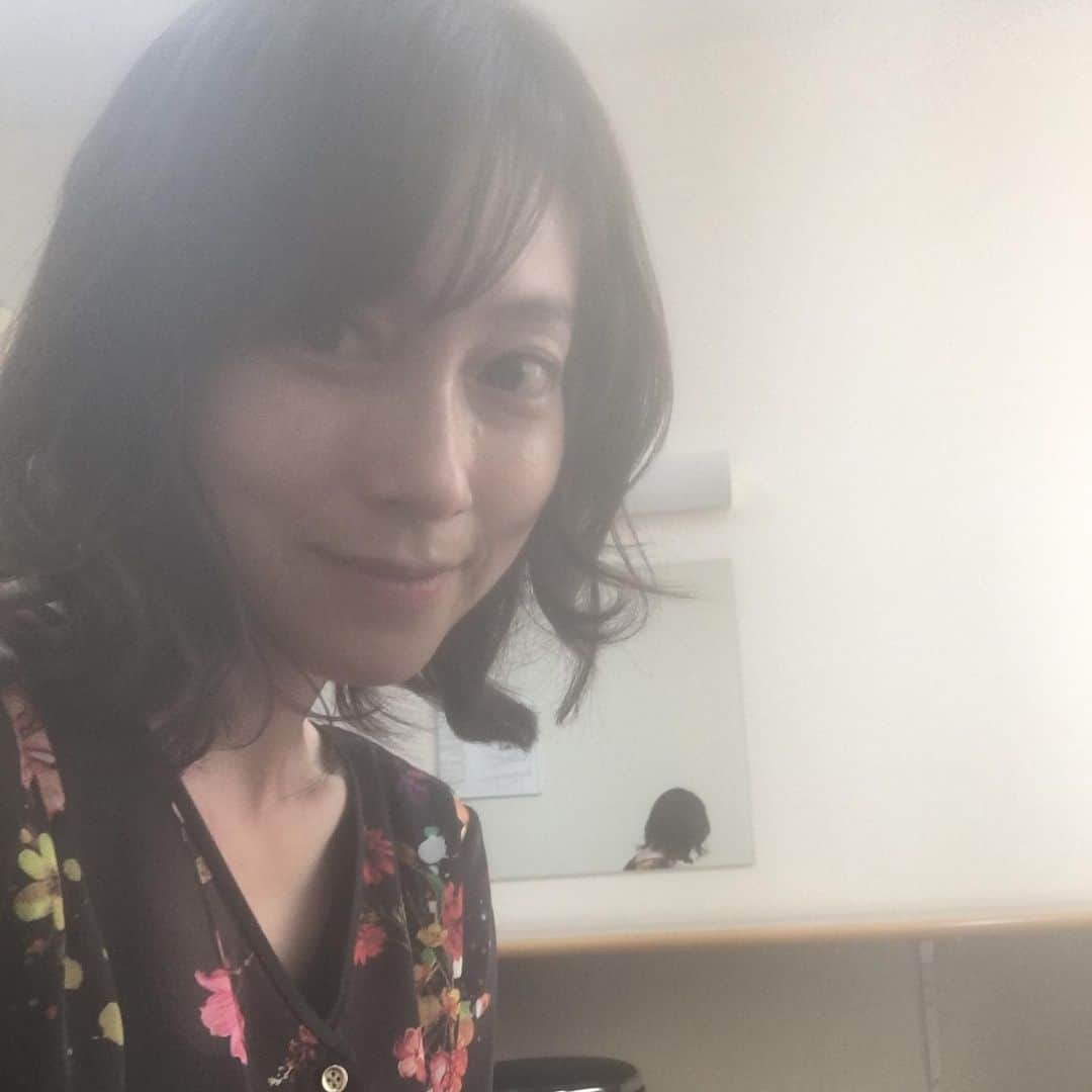 小橋めぐみのインスタグラム：「📺6日5日(水)21:00～ テレビ朝日『特捜9 -season2-』 に 出演致します。 現場の雰囲気があったかくて、 通うのが楽しみでした。 でも緊張感も沢山ありつつ。 終わってしばらく、抜け殻に。 参加させて頂けて、幸せでした。 ぜひ、ご覧頂けましたら！  tv-asahi.co.jp/tokusou9_02/  #特捜9」