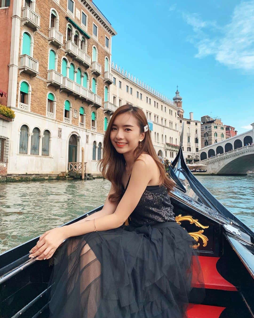 STEPHY YIWENさんのインスタグラム写真 - (STEPHY YIWENInstagram)「Gondola ride in Venice 🇮🇹 #Gondola . . 📷 @weiyin_soo #stephyxtravel」6月4日 23時18分 - stephyyiwen