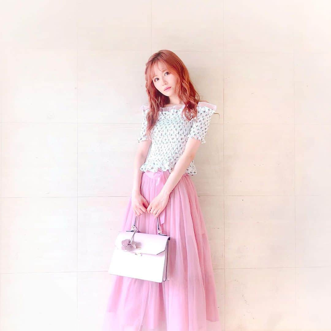 込山榛香さんのインスタグラム写真 - (込山榛香Instagram)「今日の洋服は、﻿ ﻿ tops→﻿ #manontokyo  skirt→﻿ #earthmusicandecology  bag→﻿ #samanthathavasa ﻿ ﻿ ガーリーな日です💐﻿ ﻿ ﻿ ﻿ #私服 #ピンクコーデ #ガーリー #こみ服﻿ #Samantha #サマンサ #アース」6月4日 23時19分 - komiharu_official