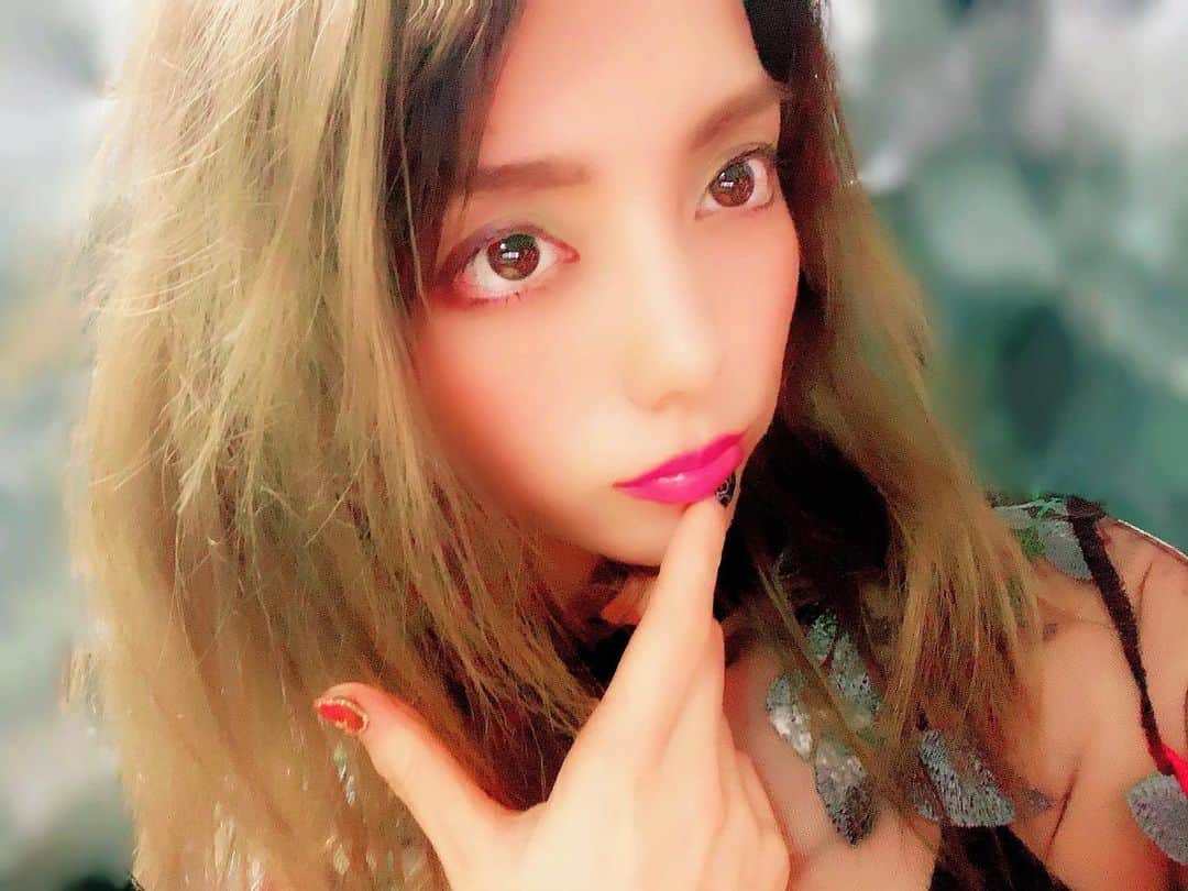 のインスタグラム：「‪“永遠”という”永遠”のテーマ...🥀‬ . ‪永遠がないのに、永遠を探してるような‬ ‪永遠があるかも、永遠を諦めたい‬ ‪永遠があるなら、永遠を確かめたい‬ . ‪...✨🌹‬ . #永遠 #forever」