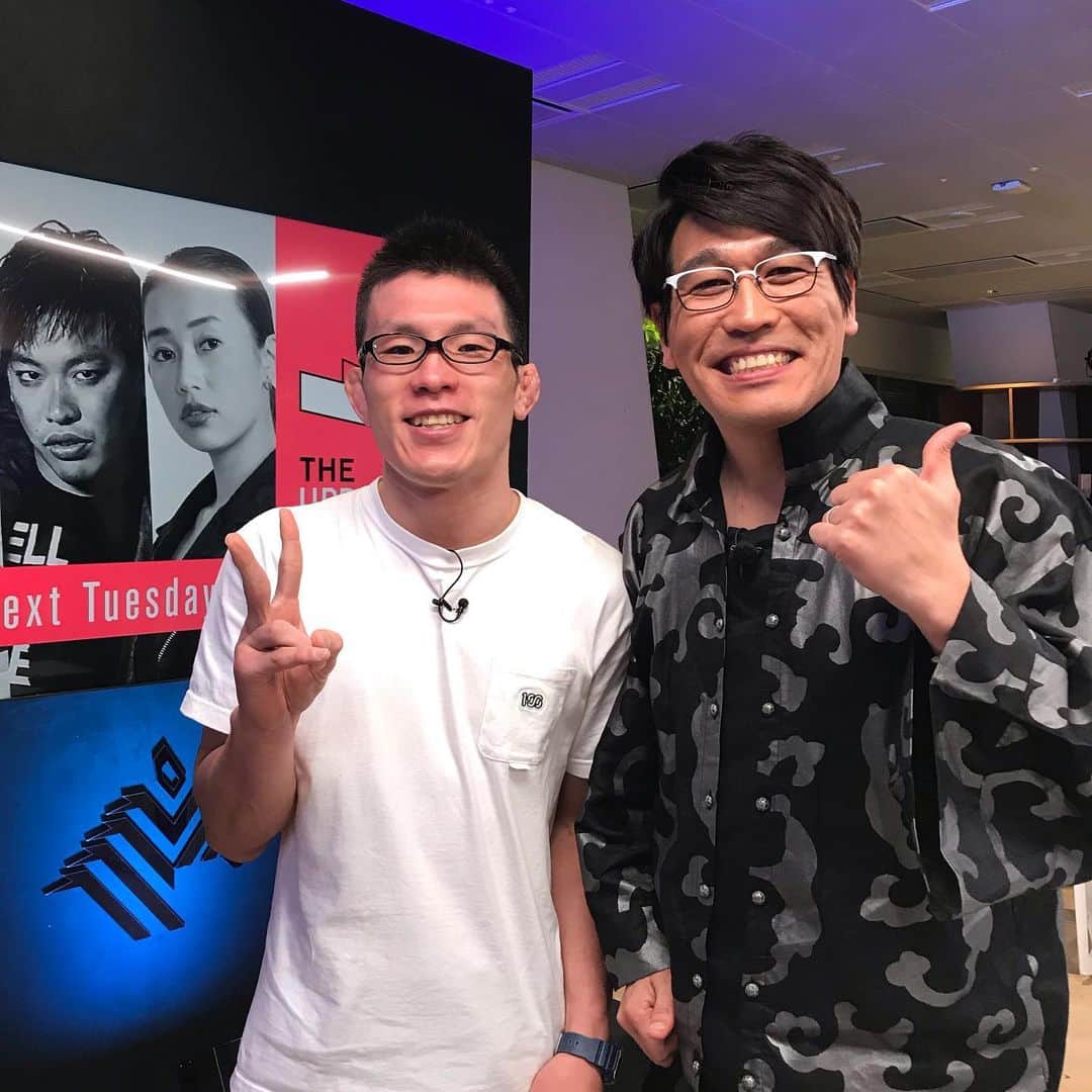 青木真也のインスタグラム：「古坂大魔王&青木真也。#newspics#古坂大魔王 #青木真也 #shinyaaoki #pikotaro #ピコ太郎#onehundredathletic」