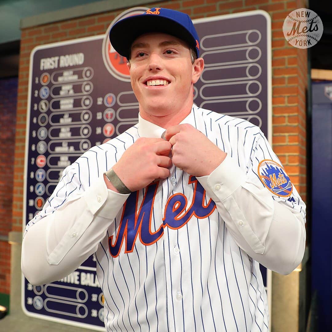 ニューヨーク・メッツさんのインスタグラム写真 - (ニューヨーク・メッツInstagram)「The 🔶 and 🔷 look good on you, @brett.baty! #MLBDraft #LGM」6月4日 23時28分 - mets