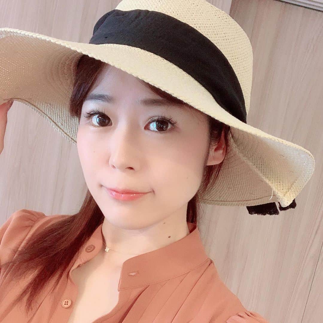 小日向えりのインスタグラム：「久しぶりにお洋服買った！ のに色間違えて注文しちゃってた😭 初めて #BUYMA で😊 韓国から届いたけど時間かかるのねー。  #起業家女子 #ootd #今日のコーデ  #上品コーデ  #女性起業家 #歴ドル #きょこ  #ワンピース #きれいめコーデ  #高校講座  #麦わら帽子 #マキシワンピ #マキシワンピース」
