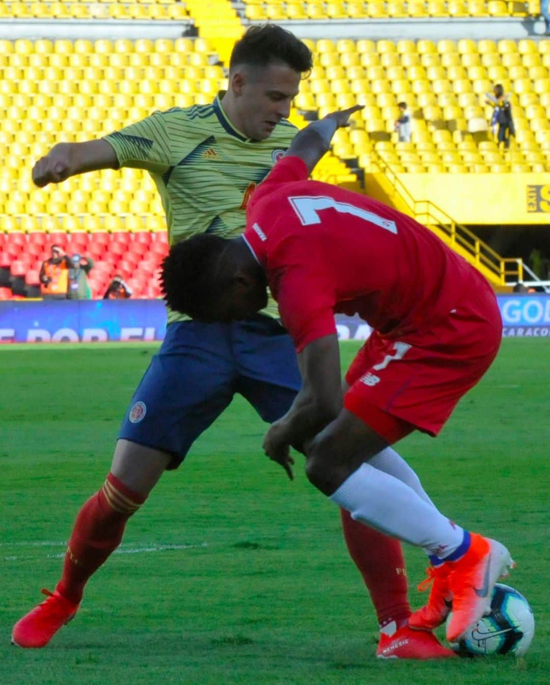 サンティアゴ・アリアスさんのインスタグラム写真 - (サンティアゴ・アリアスInstagram)「🇨🇴⚽️🔝」6月4日 23時35分 - santiagoarias13