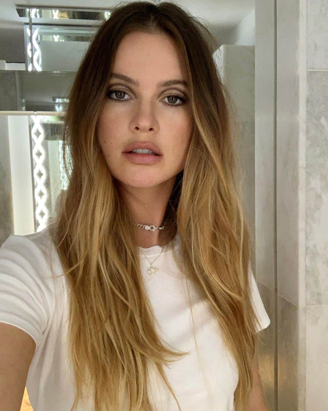 Carolina Gonzalezさんのインスタグラム写真 - (Carolina GonzalezInstagram)「⚡️BEHATI⚡️ @behatiprinsloo  #GoodMorning #NYC some #SharonTate #vibe #hair @teddicranfordhair #makeupCarolinaGonzalez #BehatiPrinsloo @savetherhinonamibia **********************BREAKDOWN************************ CONCEALER- @Cle depeaubeauteus #beige  BROW- @milkmakeup #KushClearEyeGel  EYES- @narsissist #SilverScreenEyeQuad  MASCARA- @patmcgrathreal #FetishEyes Mascara  CONTOUR- @fenty #amber #matchstick LASHES- @ishimmer_ #individuallashes  LIPS- @ctilburymakeup #PillowTalk #Lipliner @milkmakeup #lipbalm」6月4日 23時56分 - cgonzalezbeauty