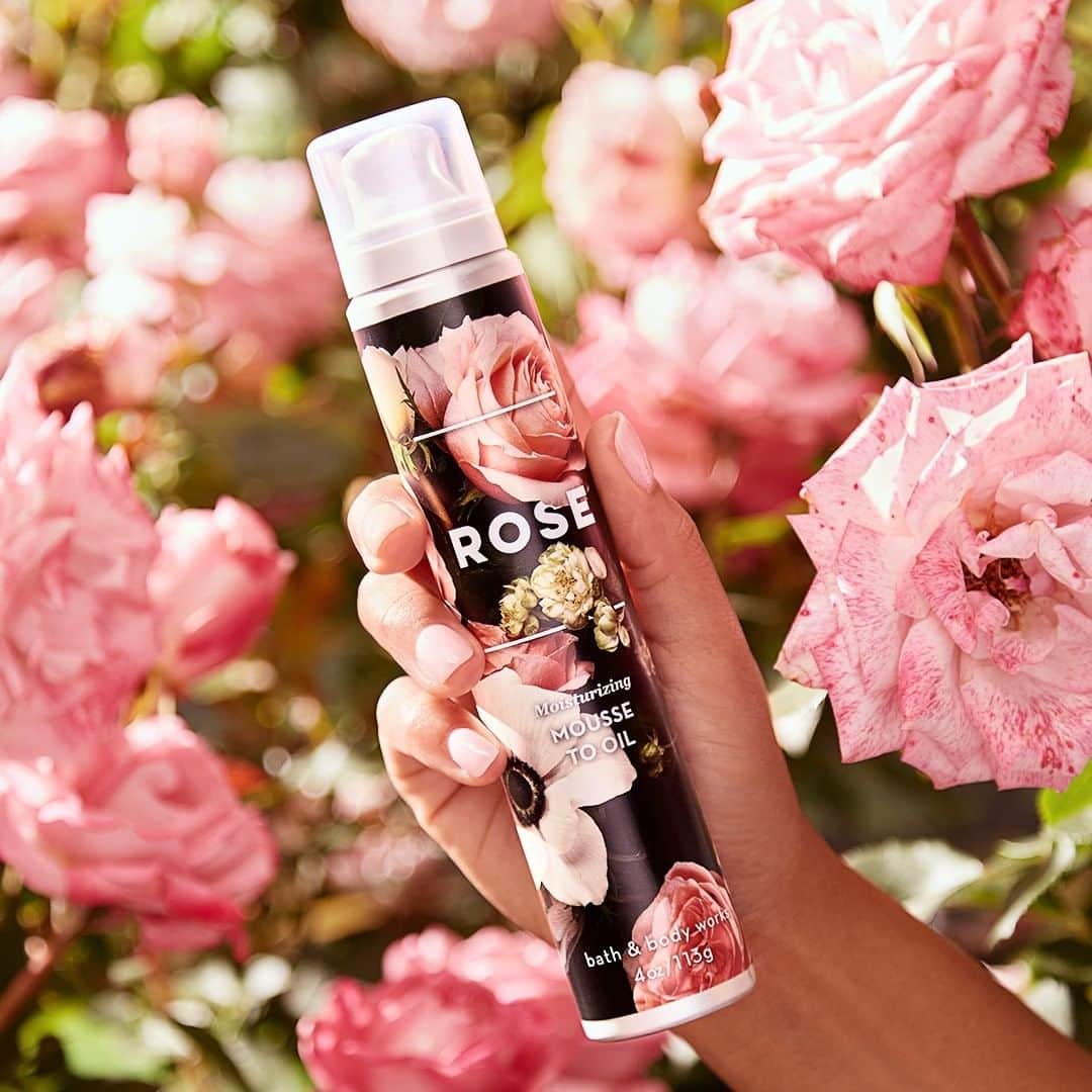 Bath & Body Worksさんのインスタグラム写真 - (Bath & Body WorksInstagram)「NEW Rose Moisturizing Mousse to Oil moisturizes on contact, leaving your skin feeling soft & hydrated all Summer long! 🌹 (& of course the fragrance is SO amazing, too!) #RoseMonth」6月5日 0時00分 - bathandbodyworks
