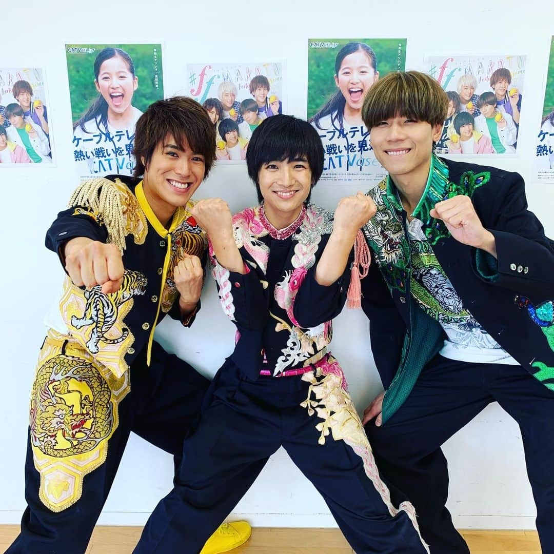 BOYS AND MENさんのインスタグラム写真 - (BOYS AND MENInstagram)「本日は誠の新曲のプロモーションに行かせていただきました☺️ そのあとはサンシャインサカエさんへ サインも書かせていただきました✨  #ボイメン #誠 #本田剛文 #平松賢人 #吉原雅斗 #動いている観覧車にサインを書くためバランスを崩す吉原でした」6月5日 0時09分 - boysandmen_official