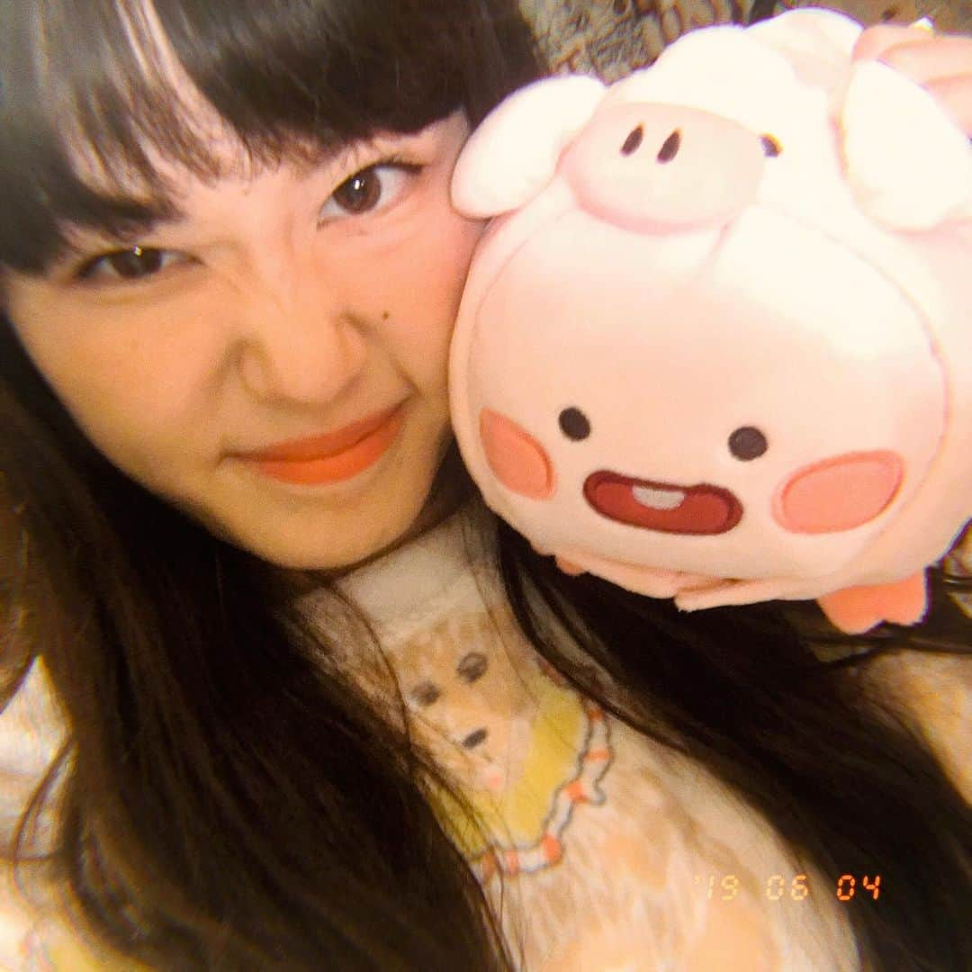 Nao☆ さんのインスタグラム写真 - (Nao☆ Instagram)「すいみんすいみんすいみんすいみんすいみん不足〜💛🐷💤 私物のぱじゃまはツモリチサトだよん♬」6月5日 0時16分 - nao_ngc