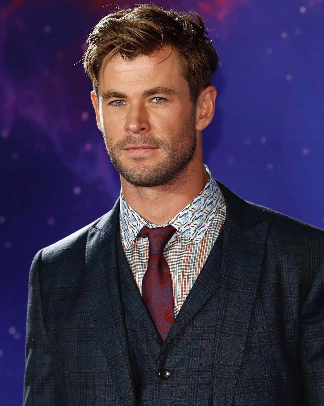Just Jaredさんのインスタグラム写真 - (Just JaredInstagram)「@chrishemsworth has revealed he will be taking a year off from acting. Tap this photo in the LINK IN BIO to find out why.  #ChrisHemsworth Photo: Getty」6月5日 0時31分 - justjared
