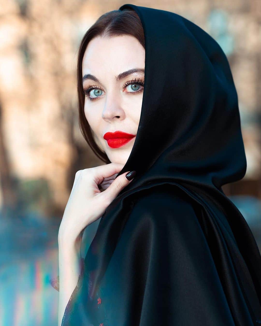 ウリヤナ・セルギエンコのインスタグラム：「Wishing Eid Mubarak to all those celebrating today ✨」